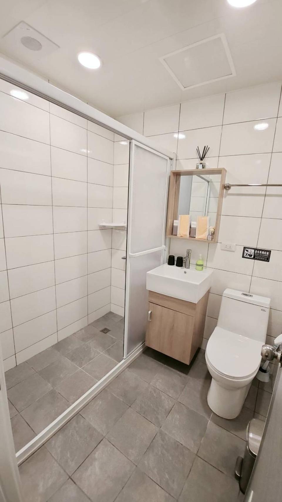 Double Room with Private Bathroom photo 2