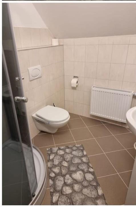 Twin Room with Private Bathroom photo 2
