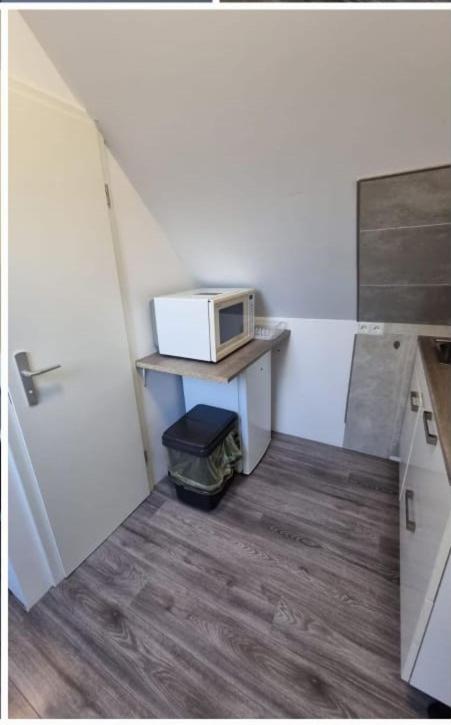 Single Room with Private Bathroom photo 3