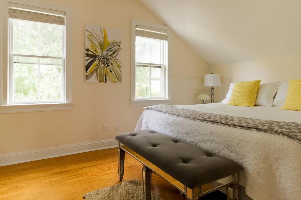 Three-Bedroom House photo 1
