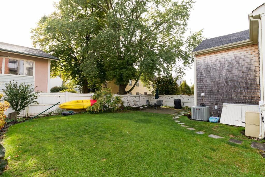 Three-Bedroom House photo 2