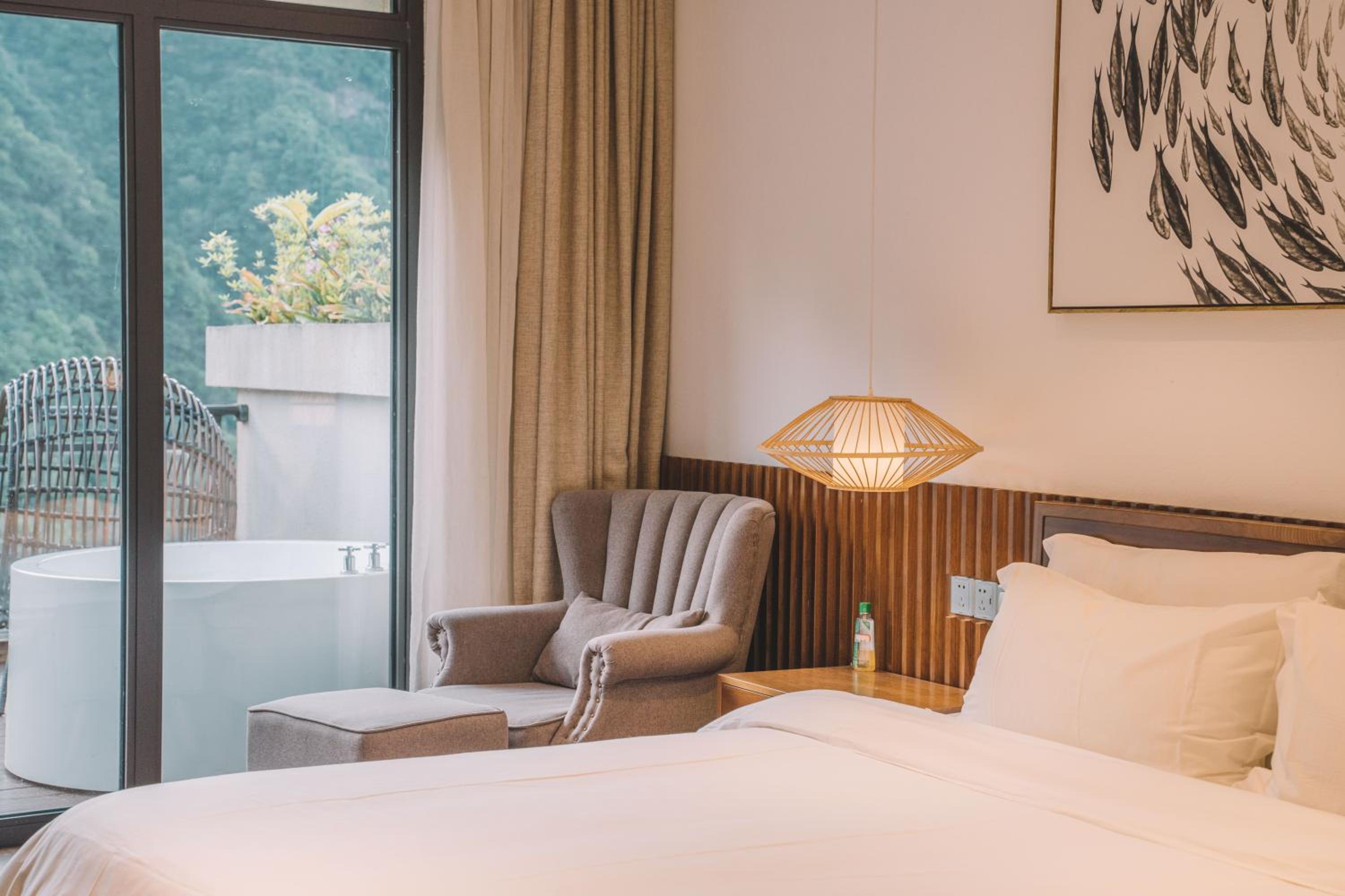 Double Room with Balcony (2 Adults + 1 Child) photo 2