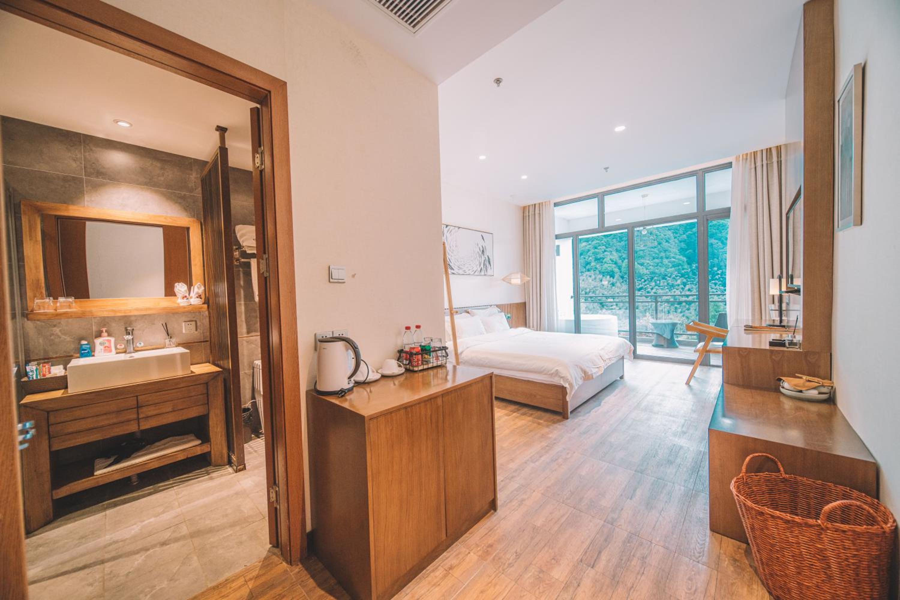 Deluxe Double Room with Bath