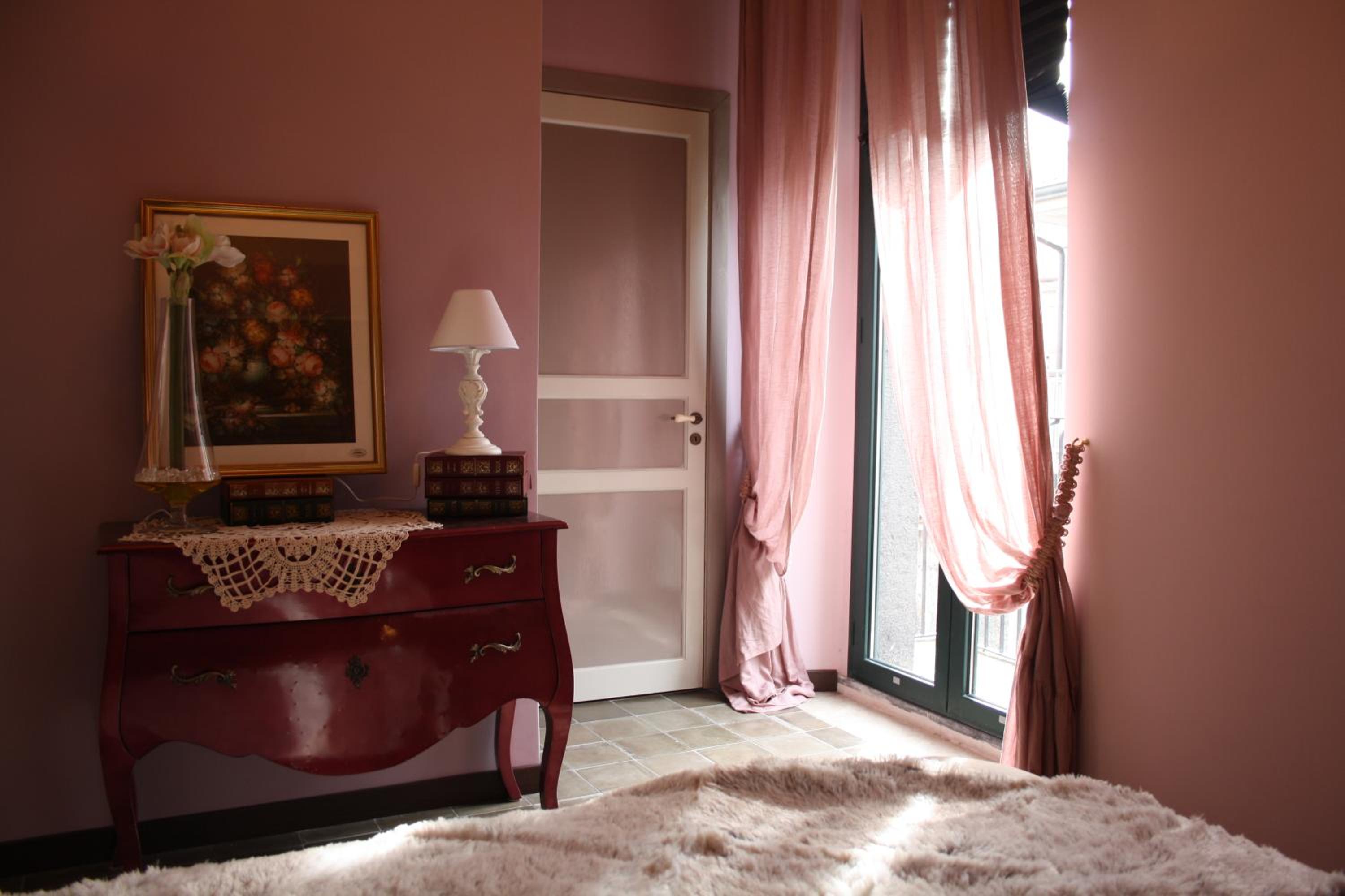 Apartment with Balcony photo 2