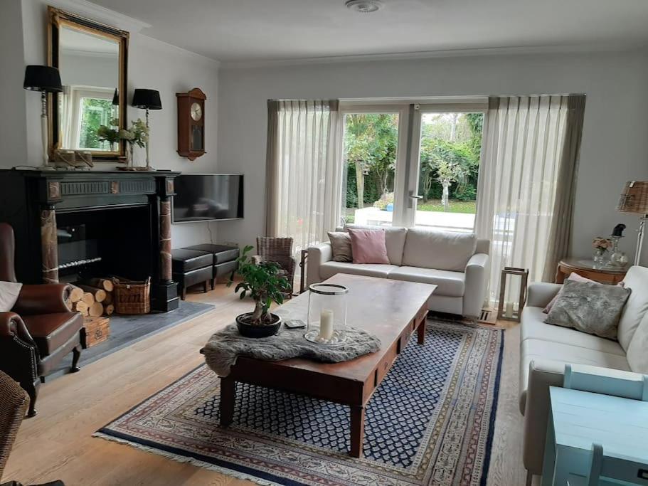 Villa photo 1
