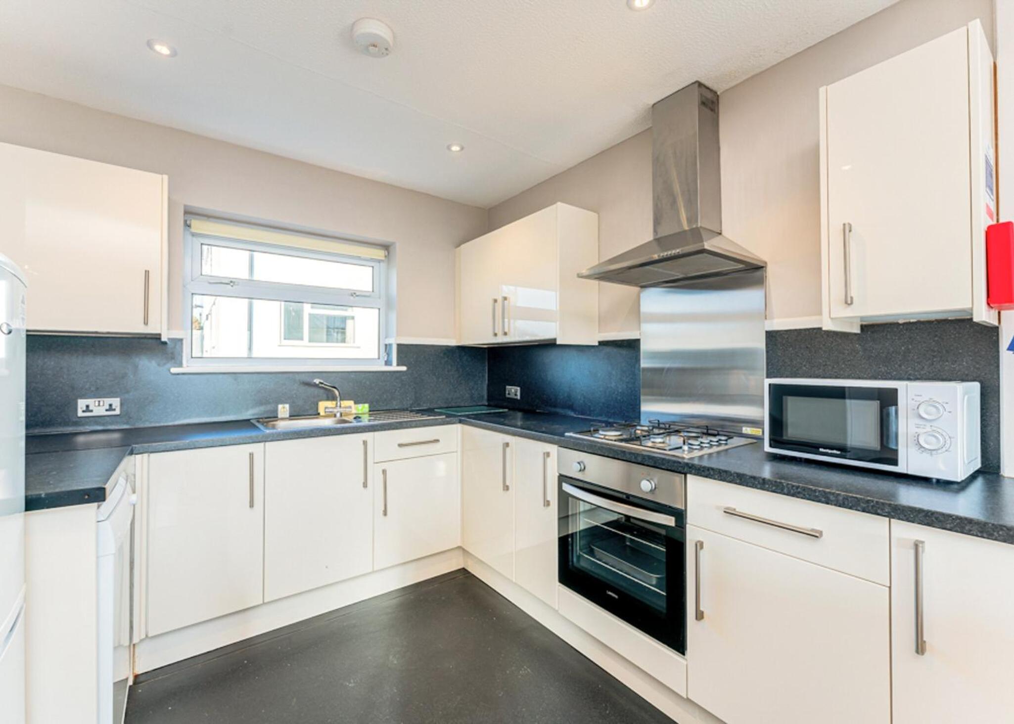 Two-Bedroom Holiday Home 2 photo 3