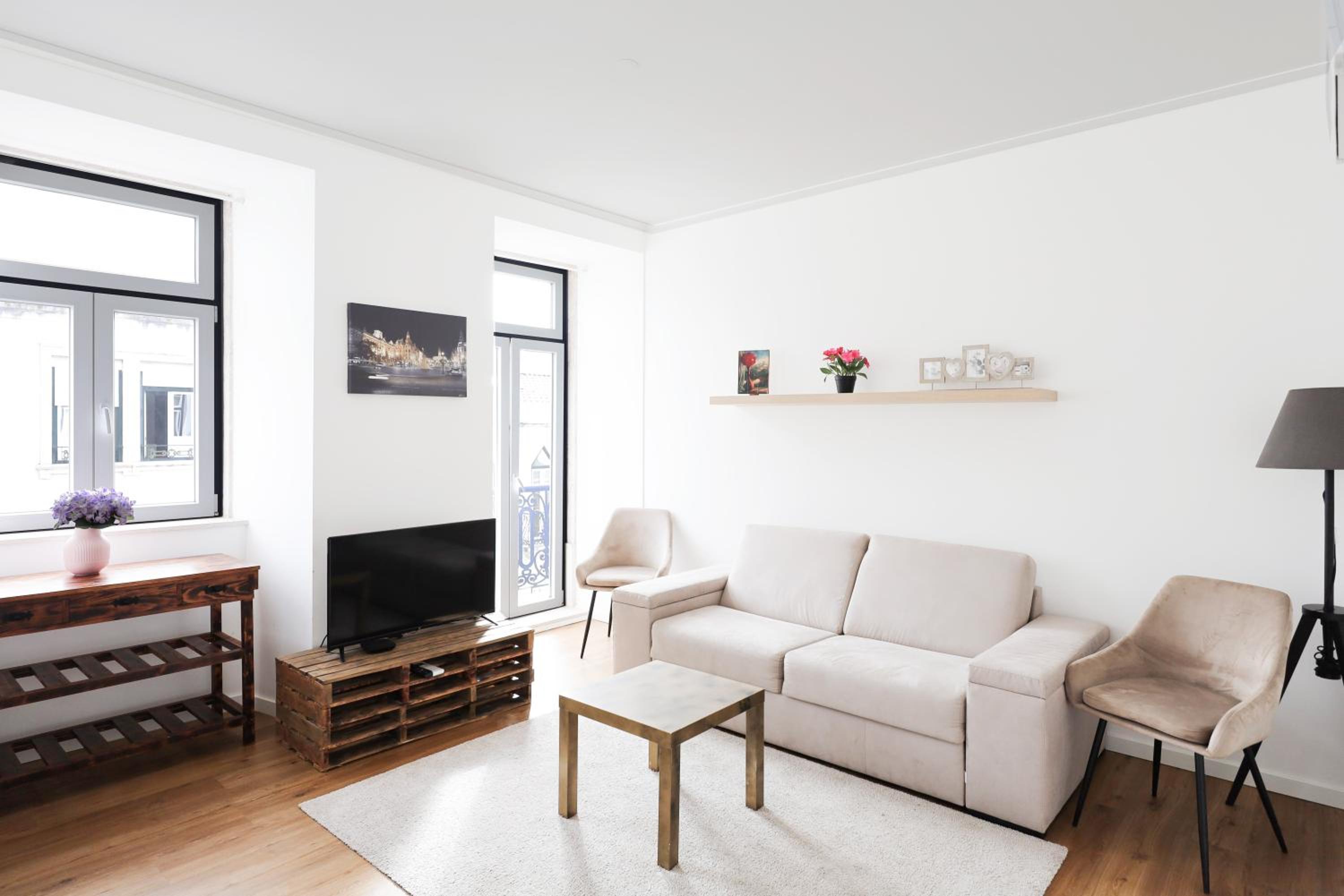 Three-Bedroom Apartment - Photo 12