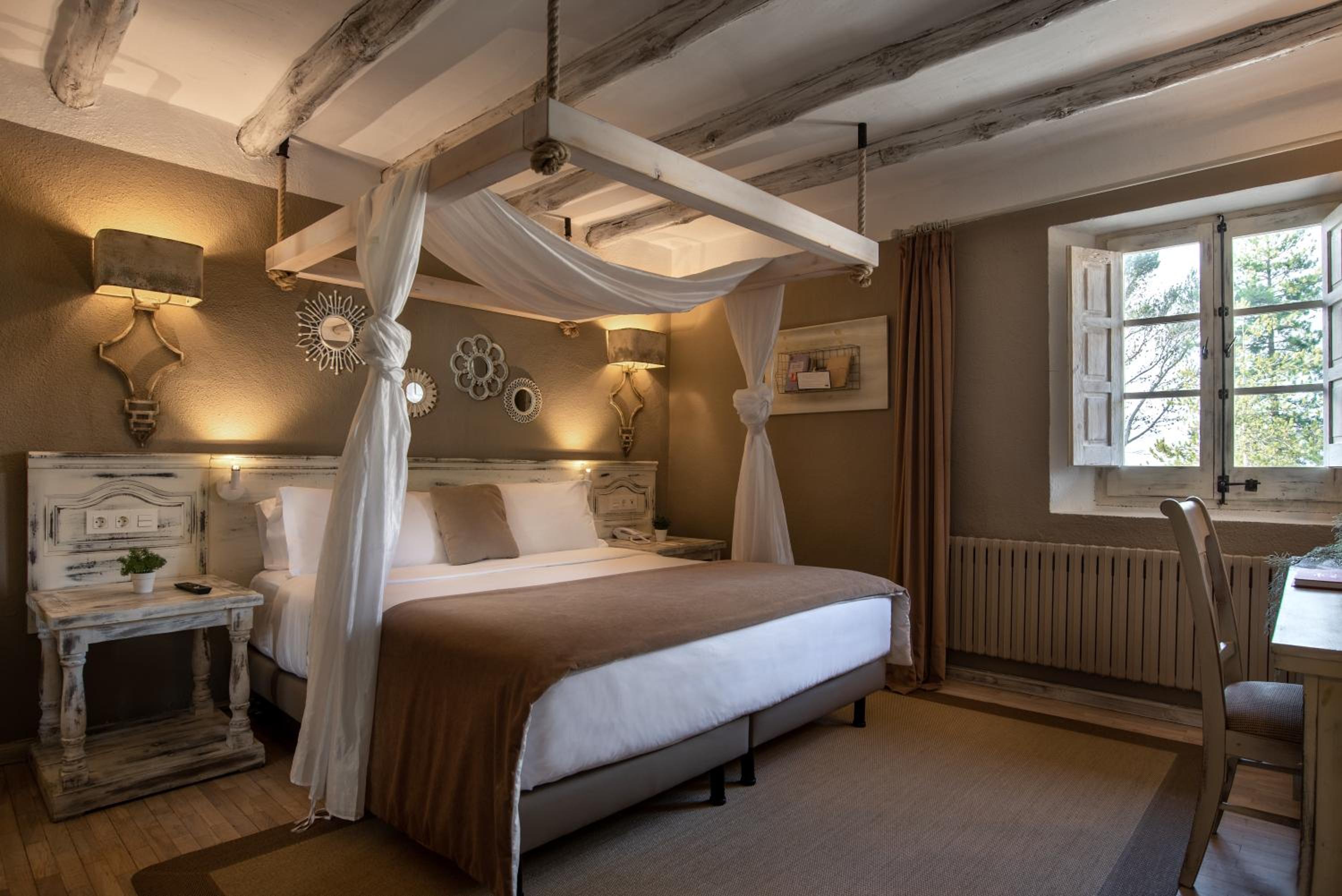 Standard Suite - Photo 6