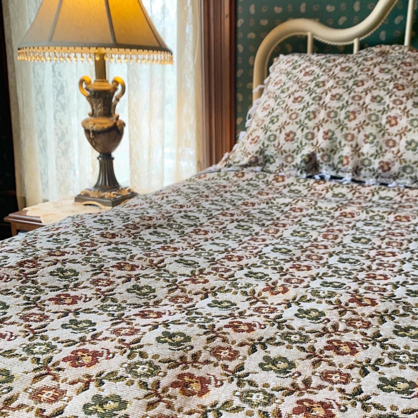 Queen Room photo 1