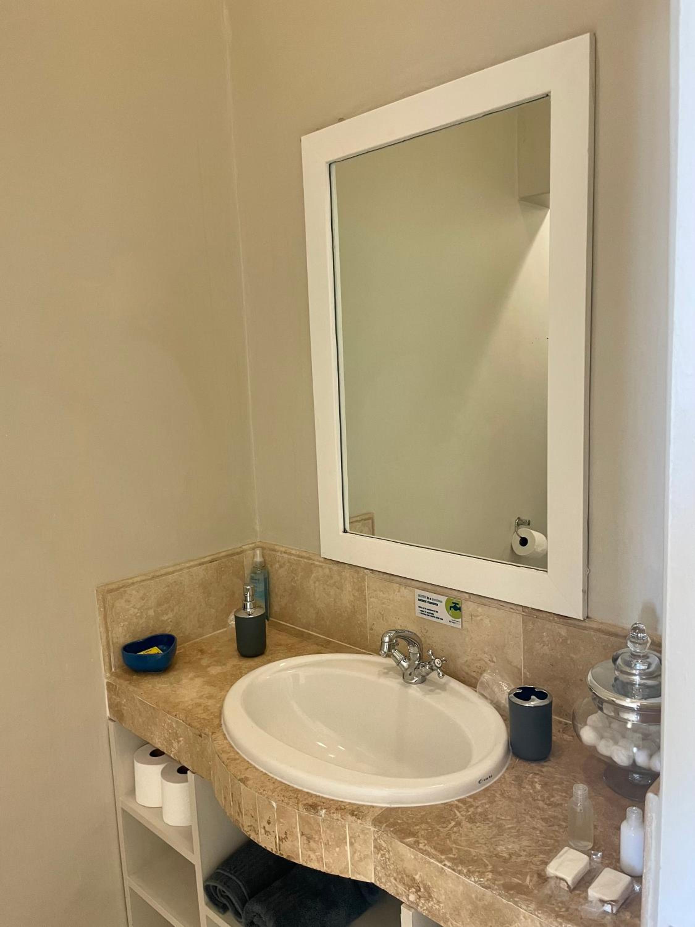 Deluxe Double or Twin Room with Sea View - Photo 11