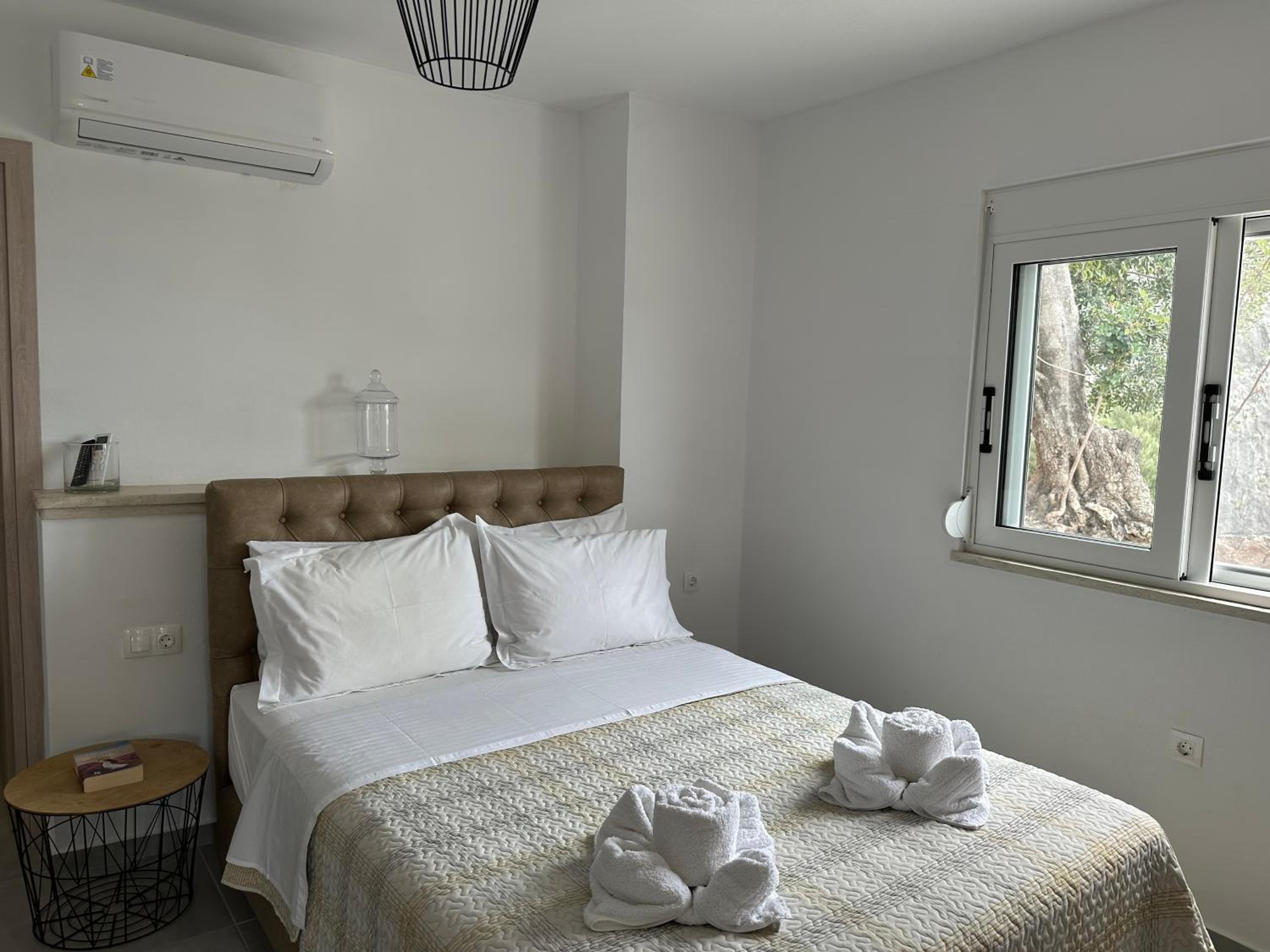 One-Bedroom House photo 1