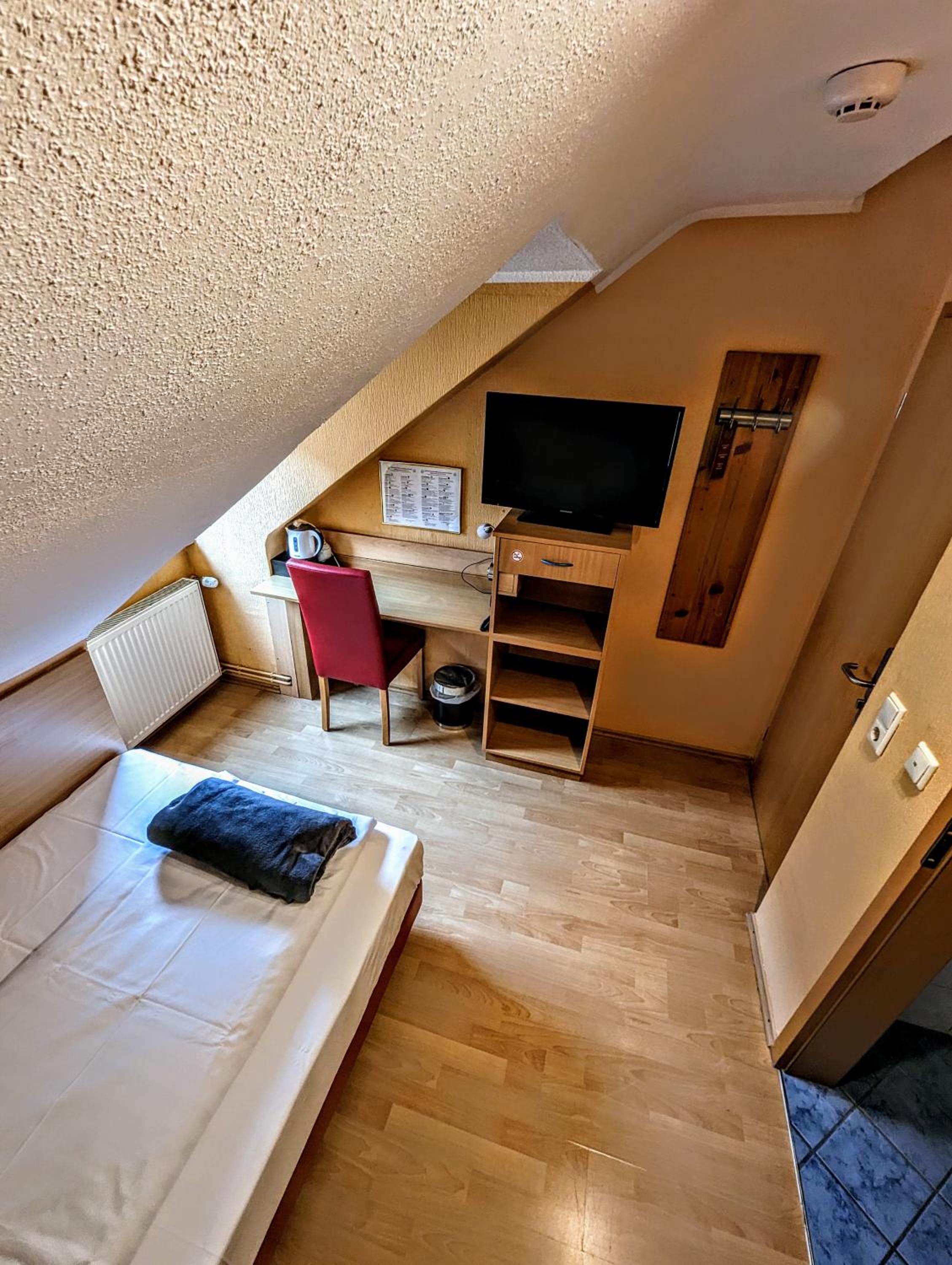 Budget Single Room photo 3
