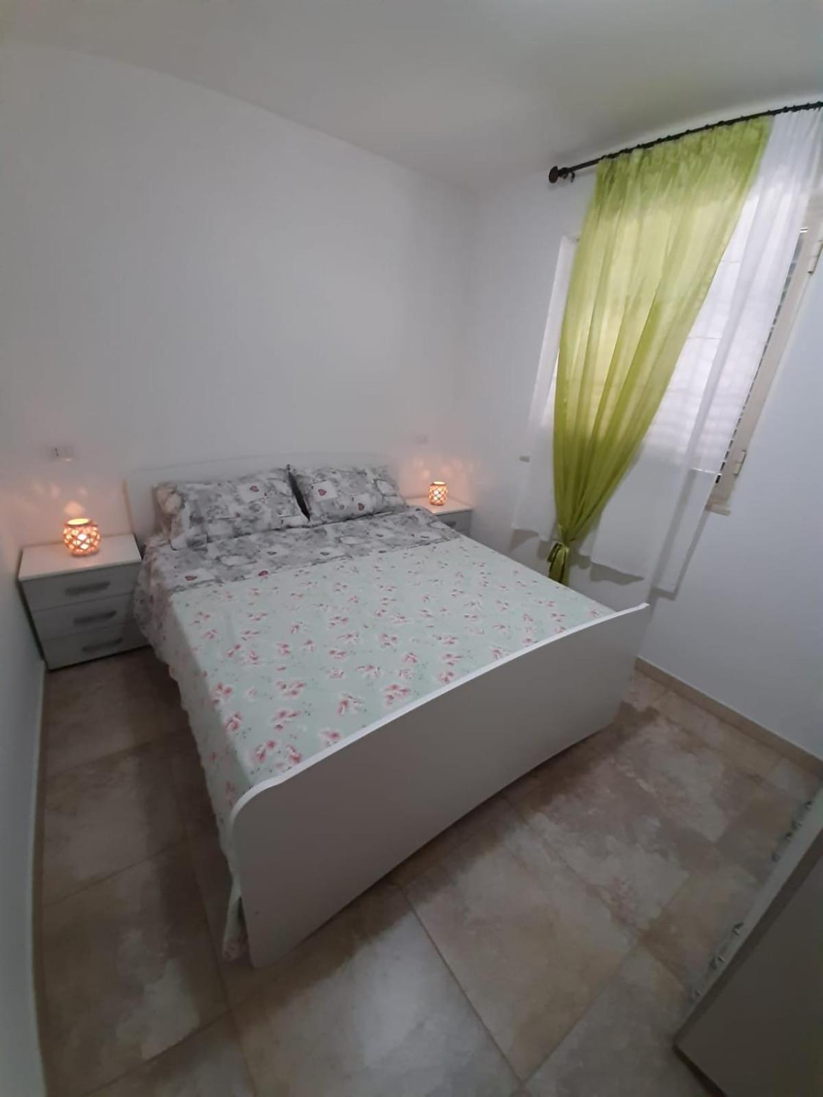 One-Bedroom House - Photo 21