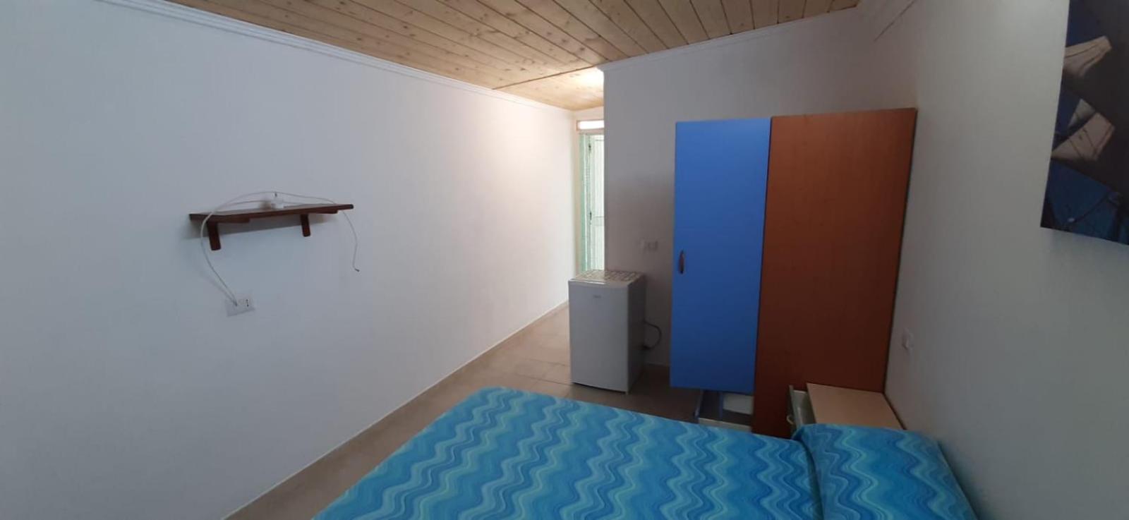 One-Bedroom House - Photo 22
