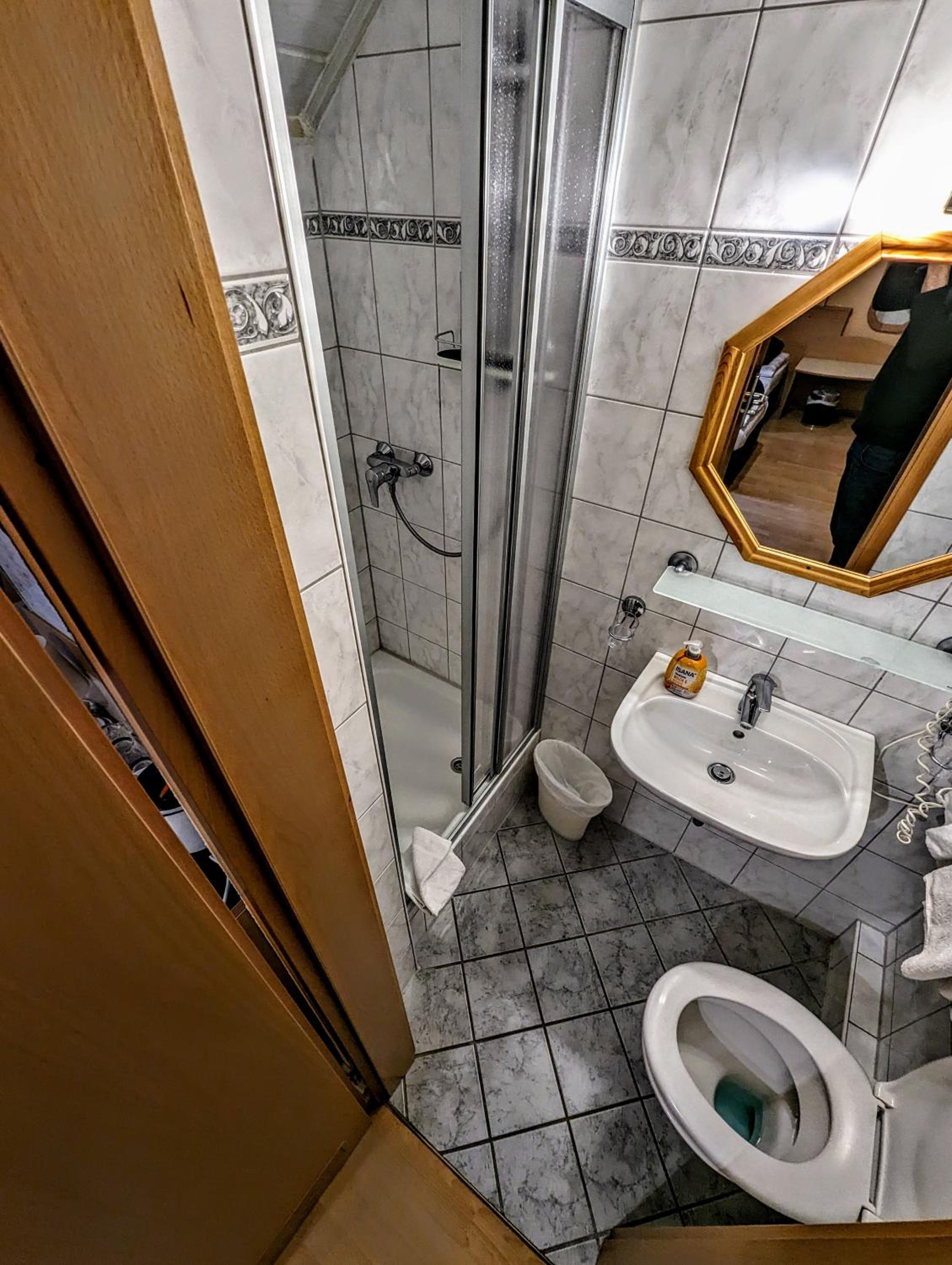 Budget Triple Room - Photo 4