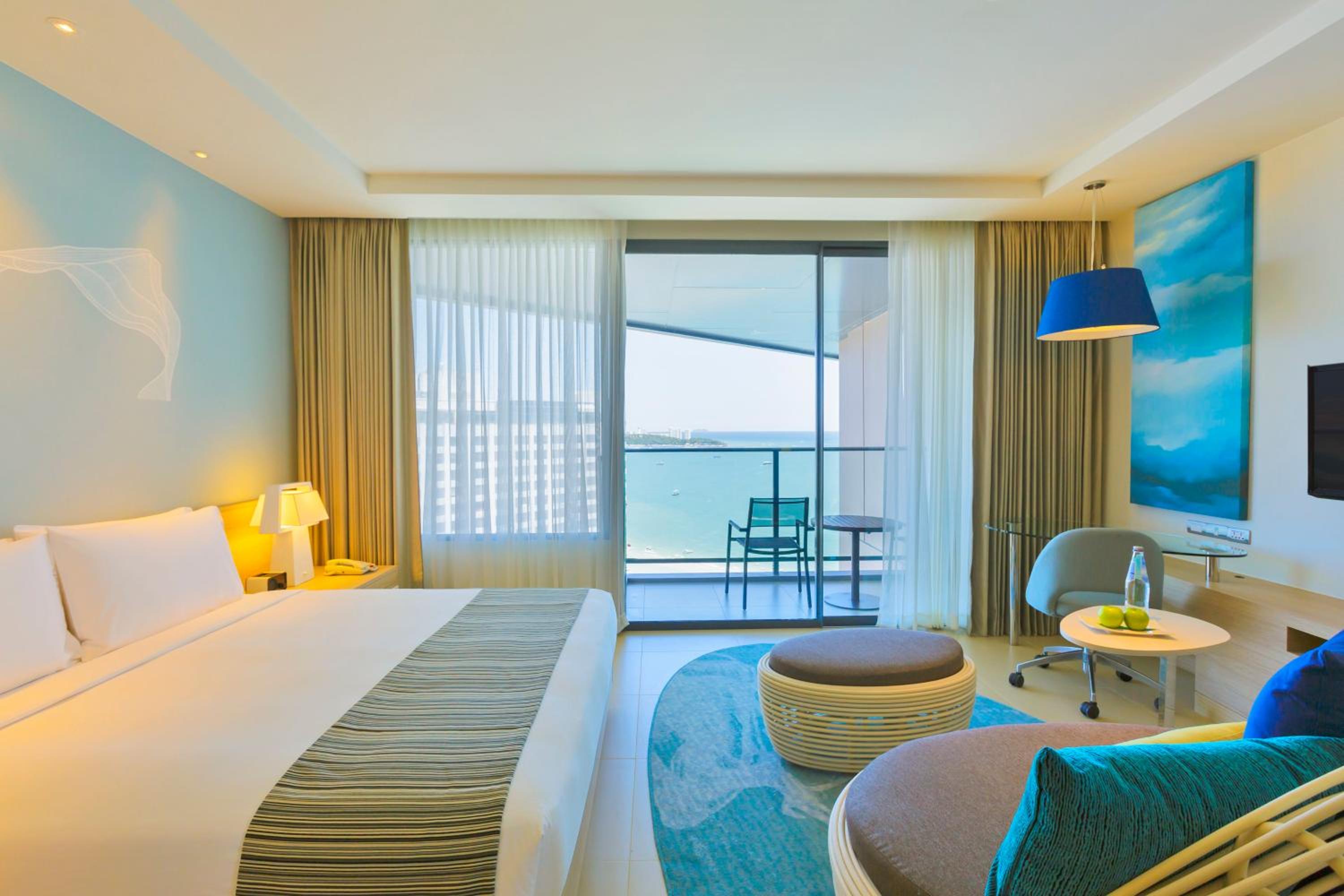 Standard King Room with Club Access - Executive Tower