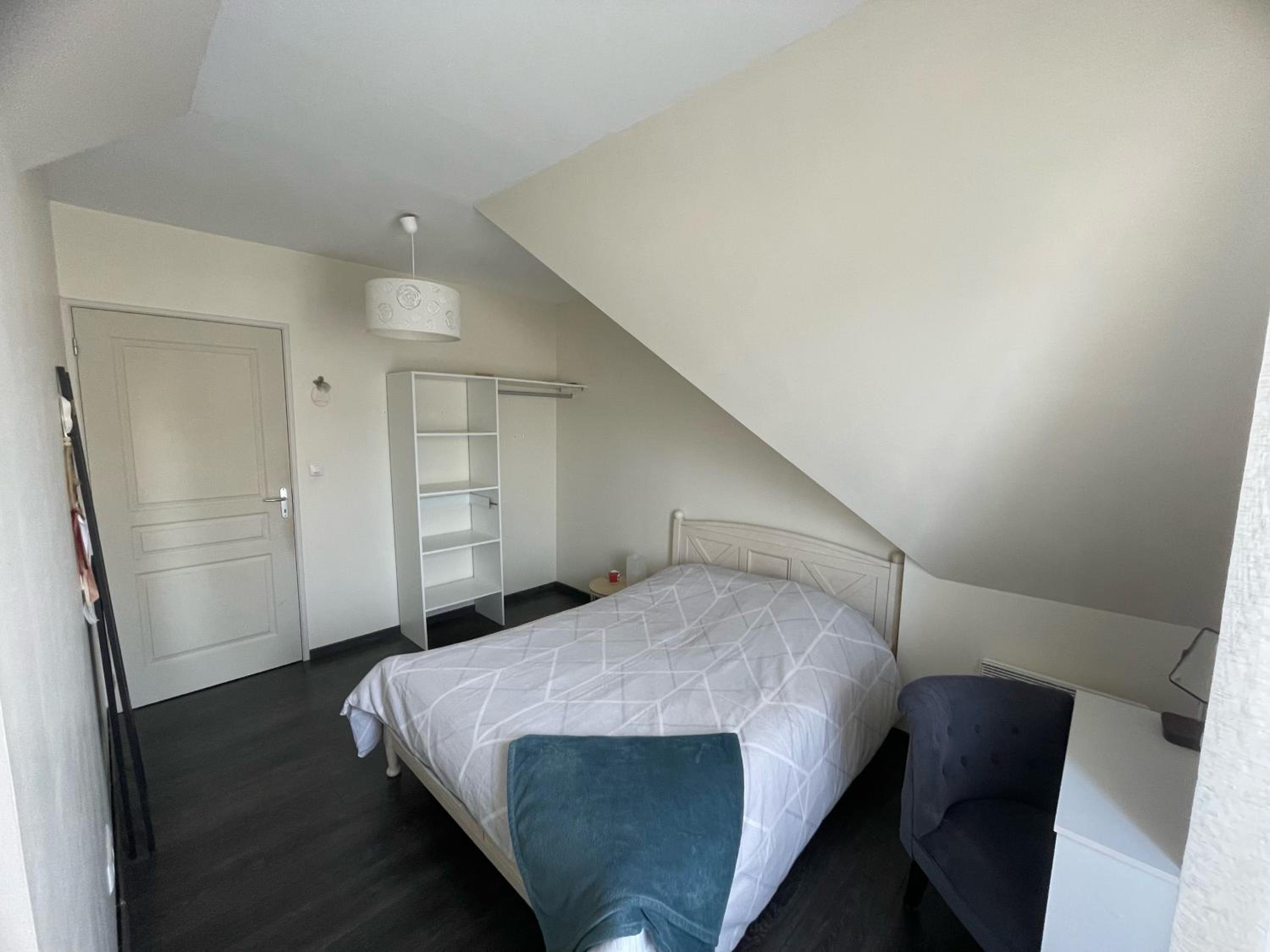 Standard Double Room with Shared Bathroom photo 3