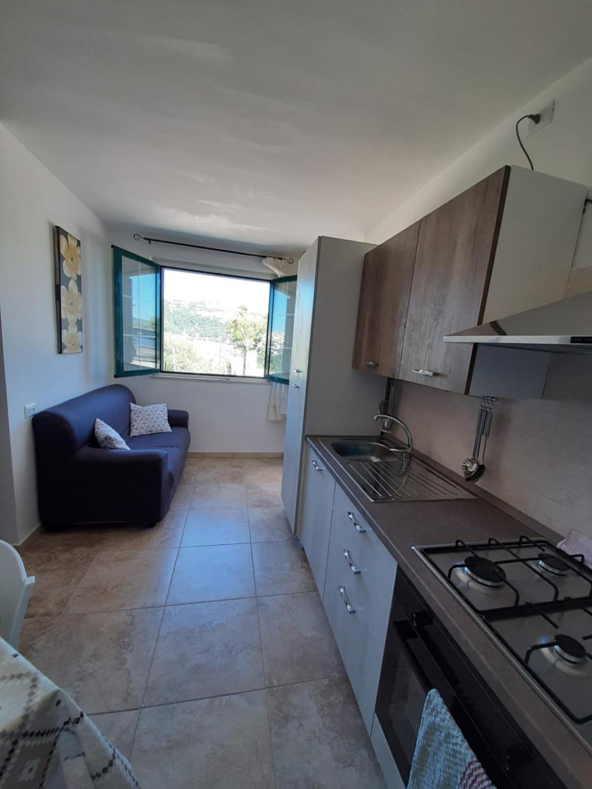 One-Bedroom House - Photo 3
