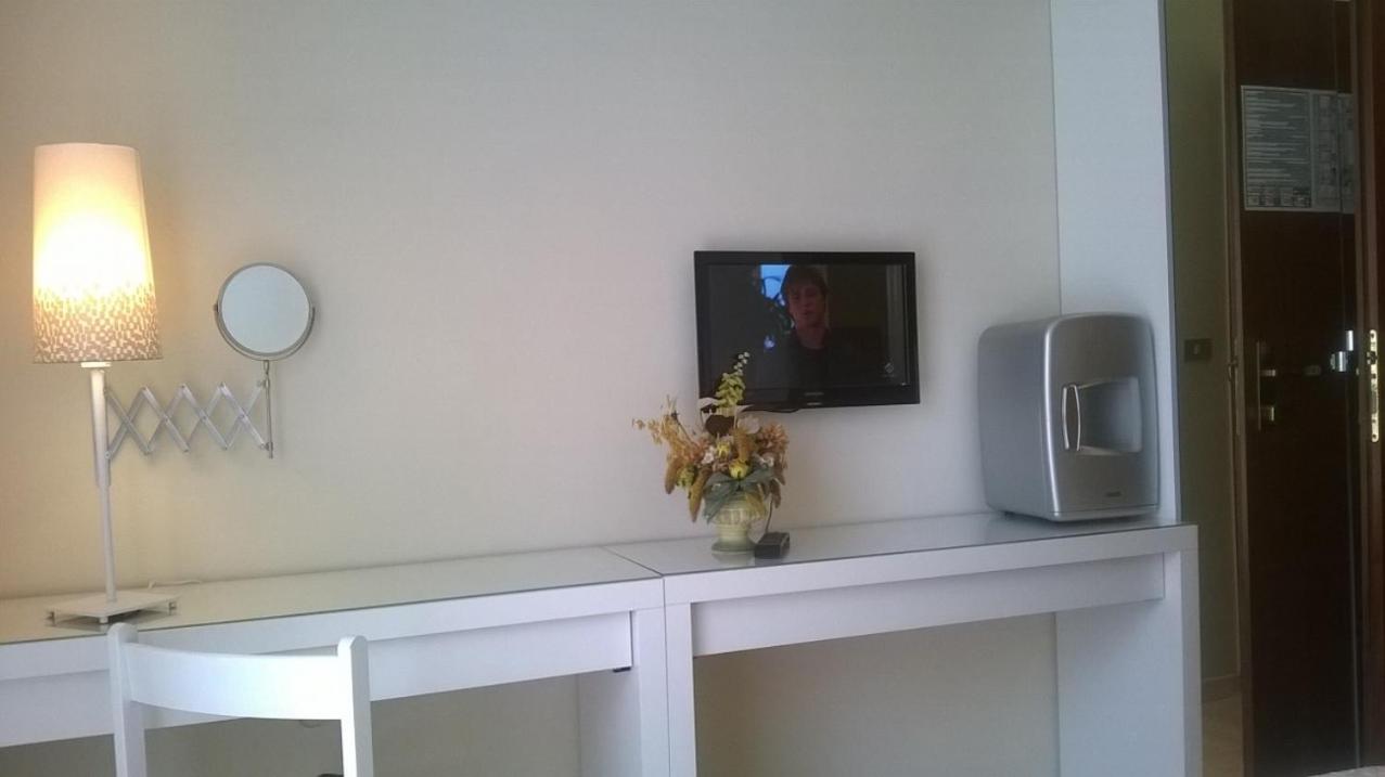 Family Room (2 Adults + 2 Children) - Photo 21