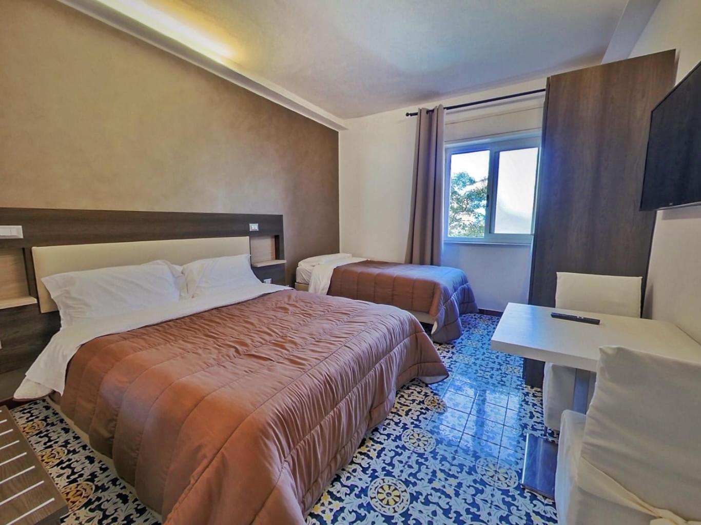 Triple Room - Photo 2