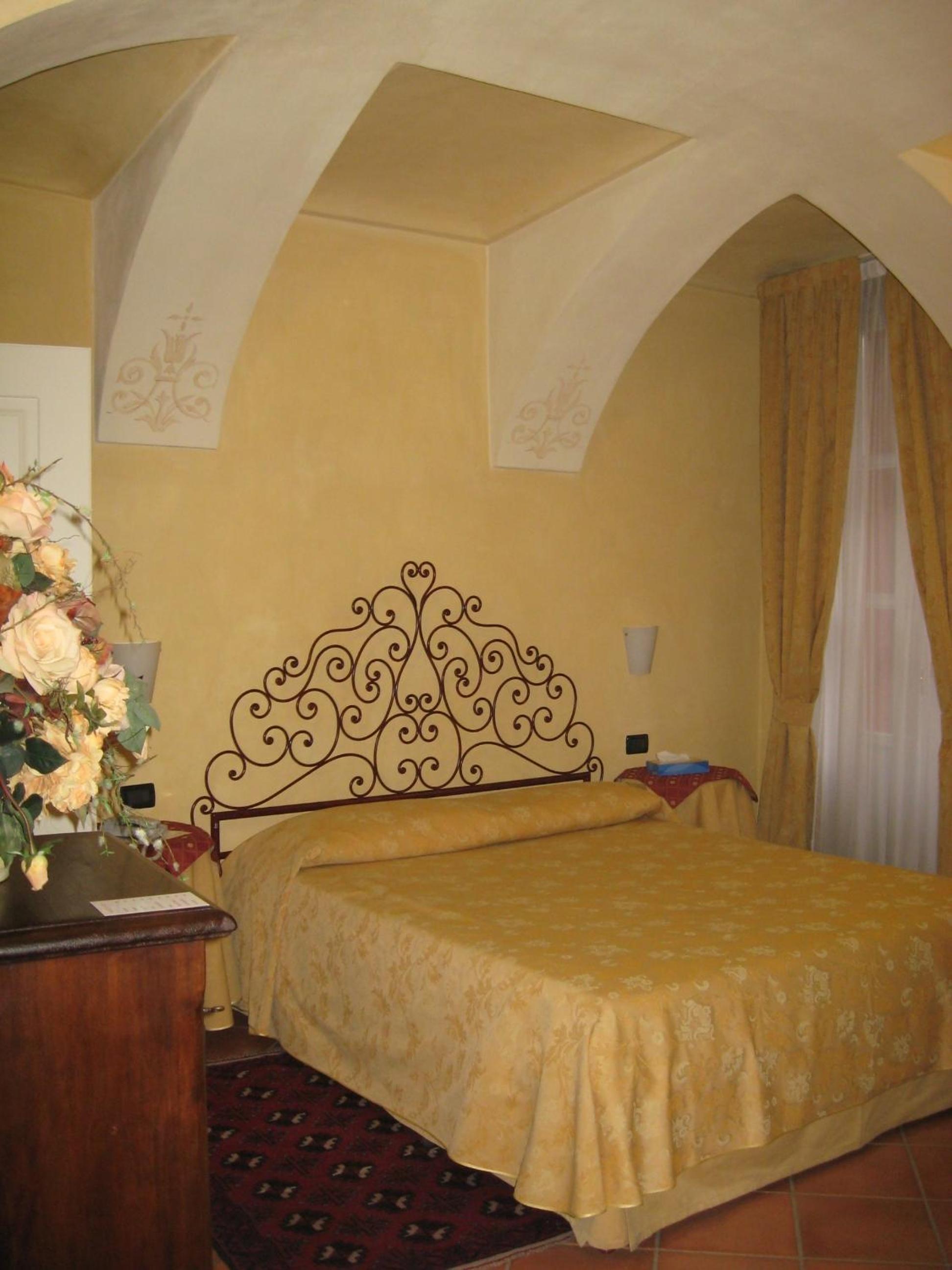 Double Room - Photo 5