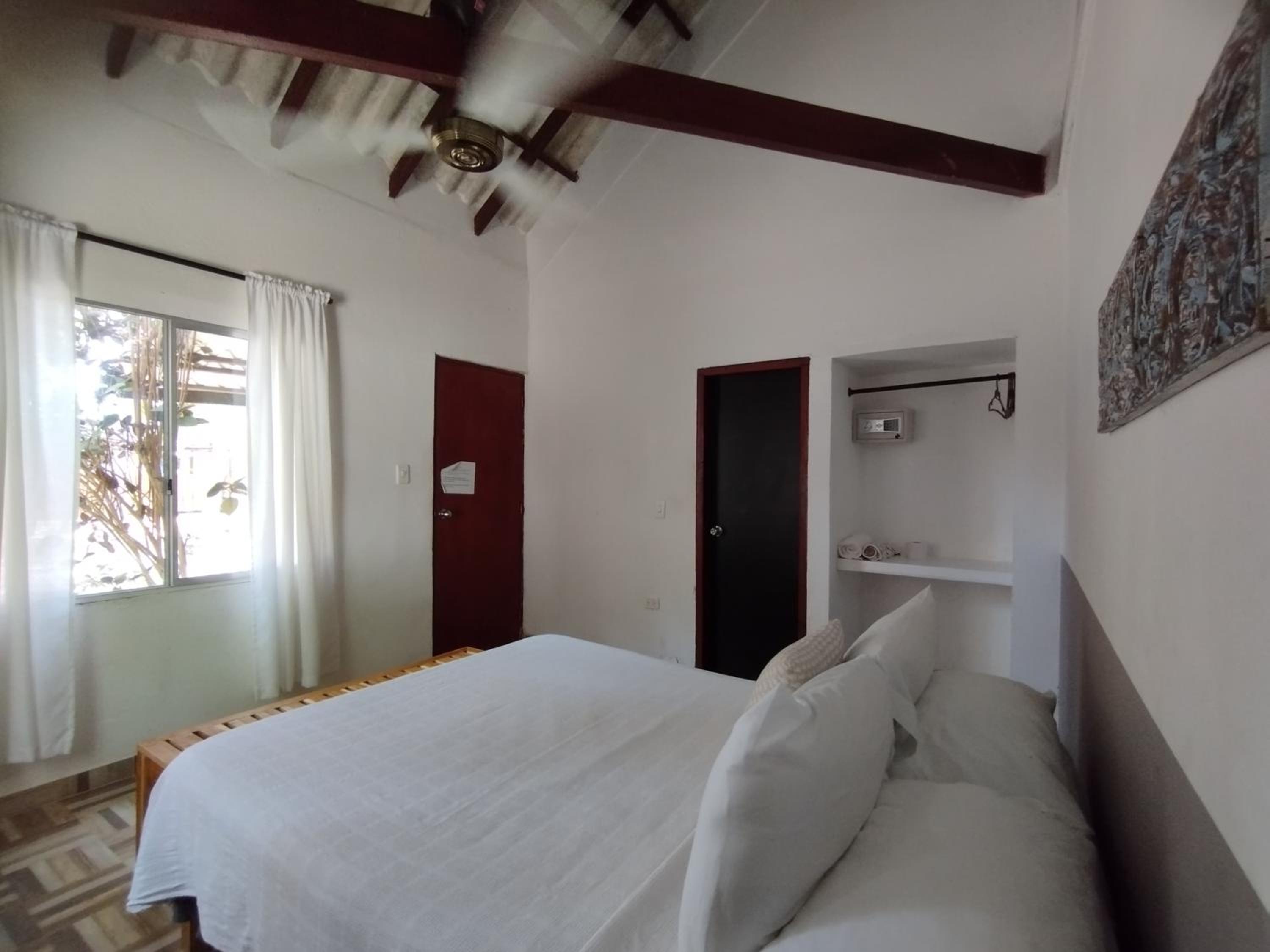 Budget Double Room photo 3