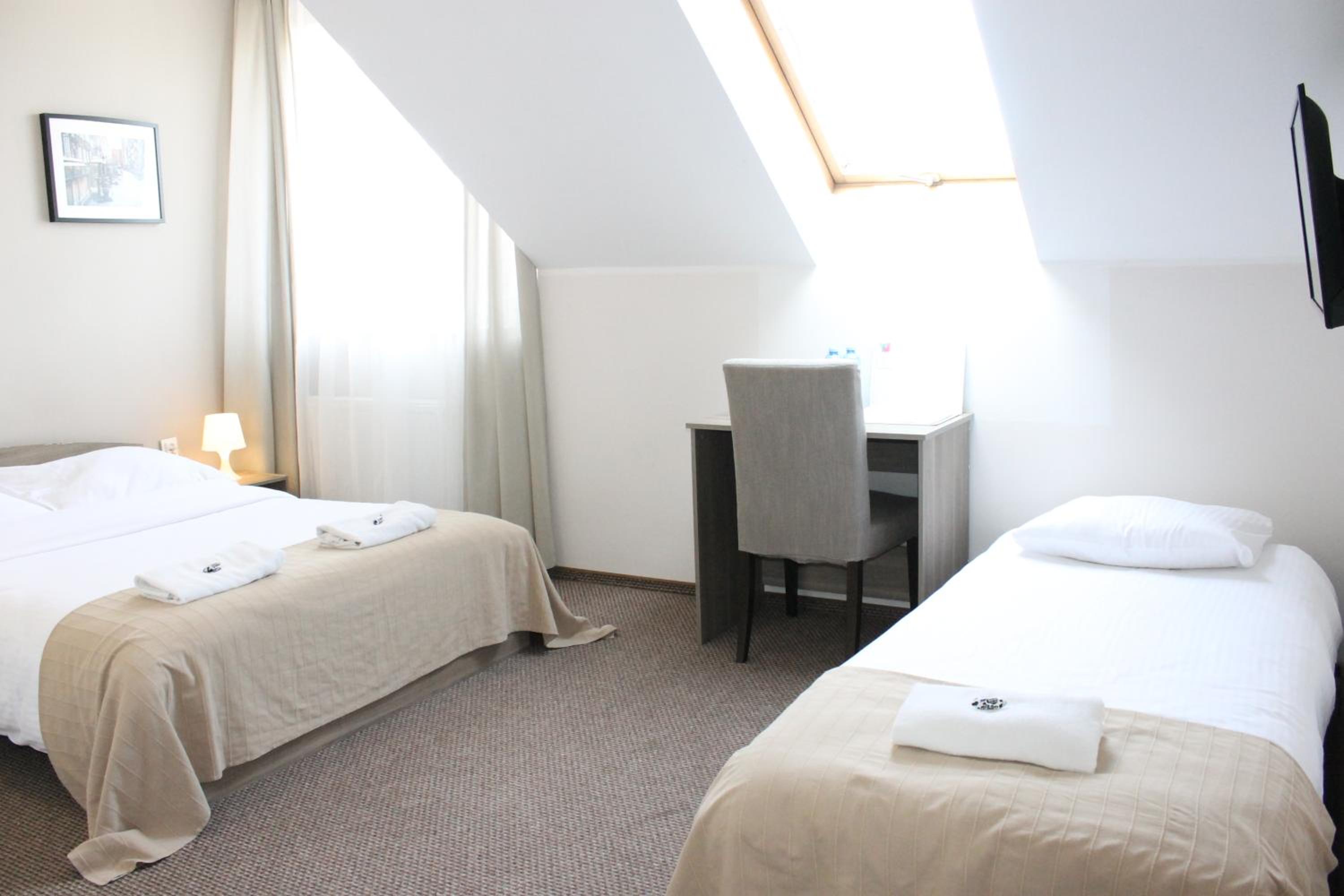 Standard Triple Room - Photo 1