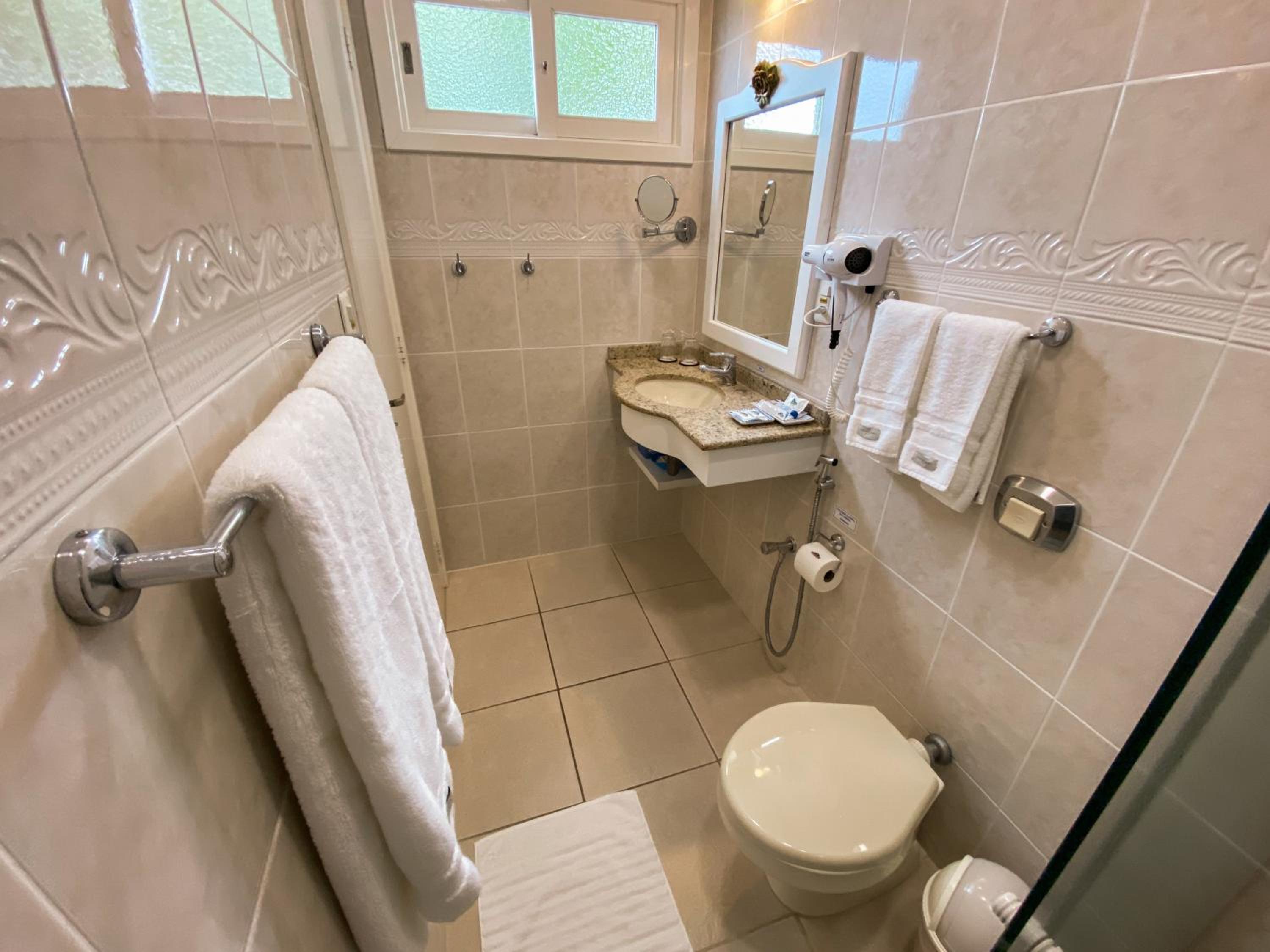 King Suite with Balcony photo 3