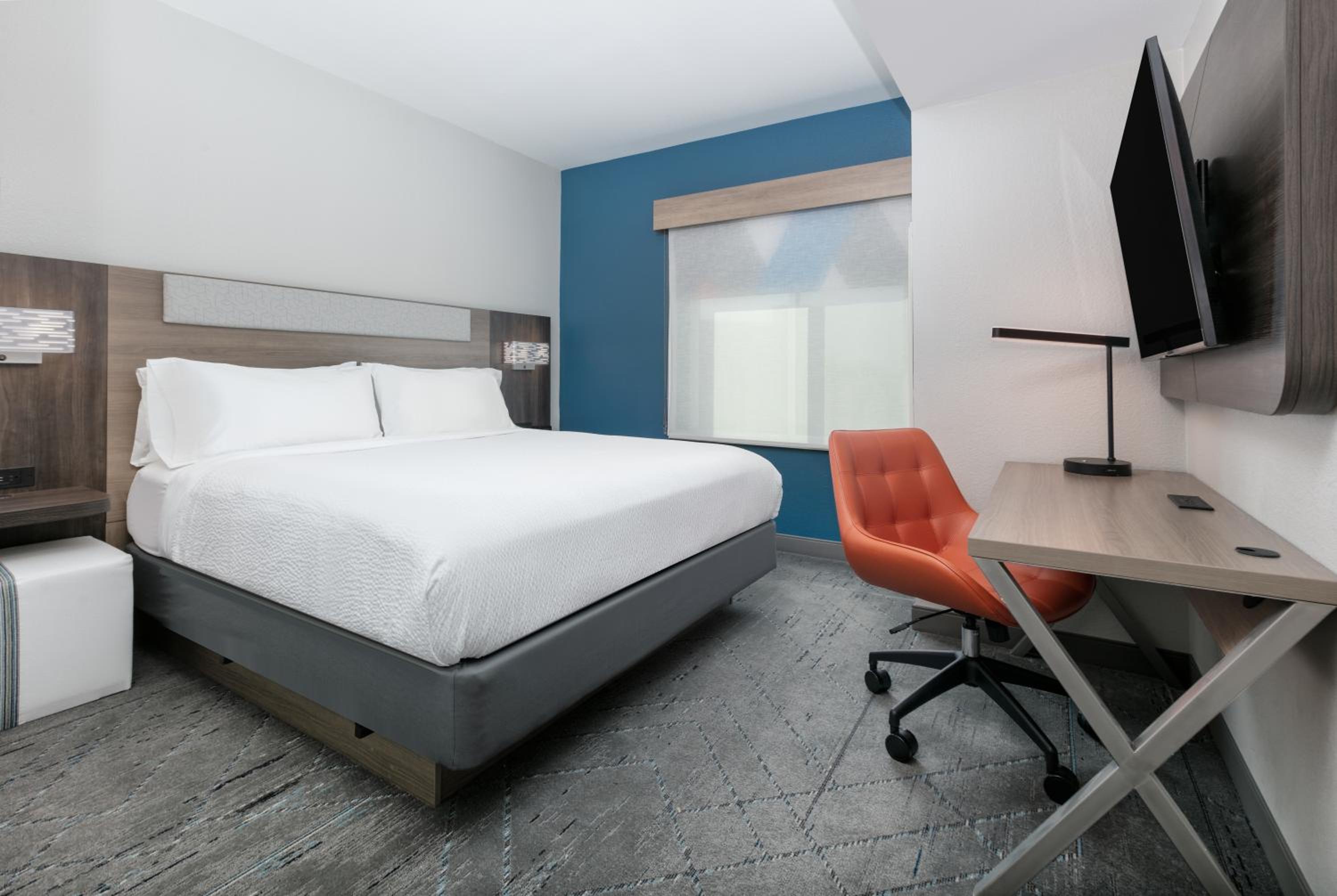 King Suite - Disability Access - Photo 2