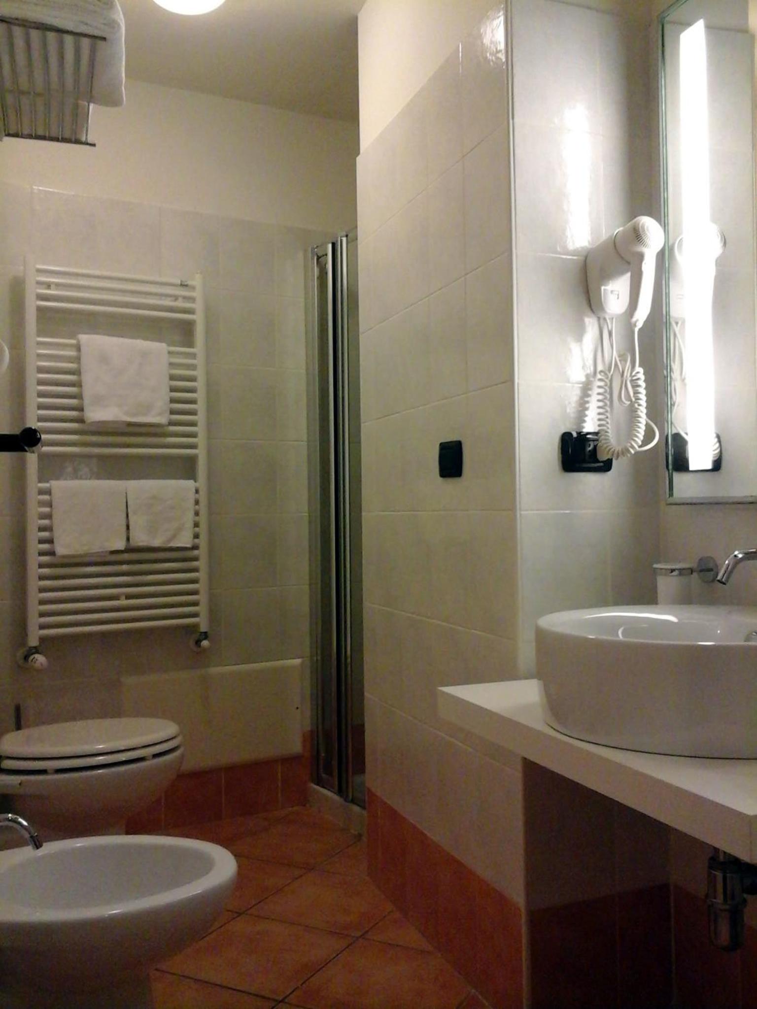 Triple Room - Photo 7