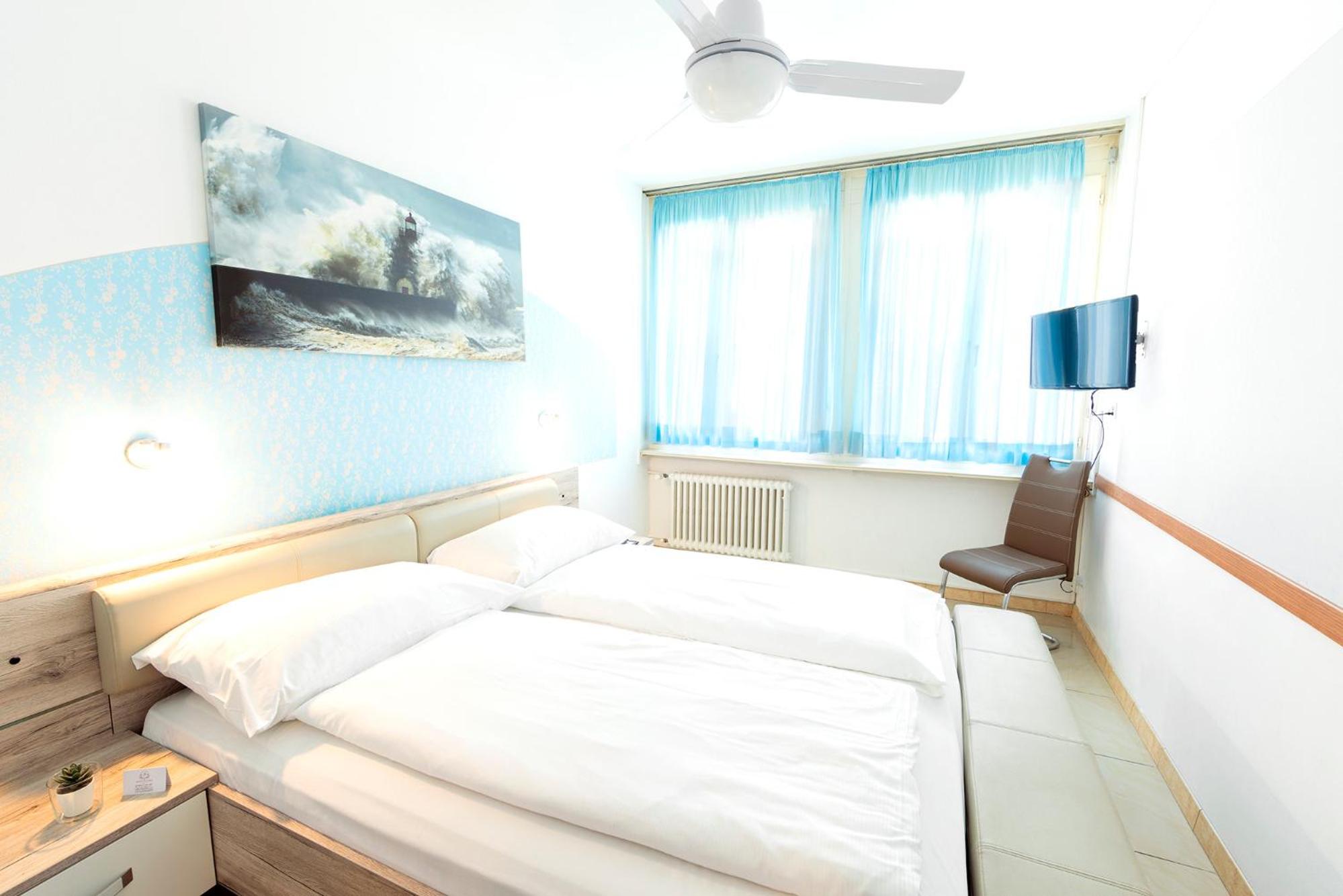 Standard Double Room photo 3