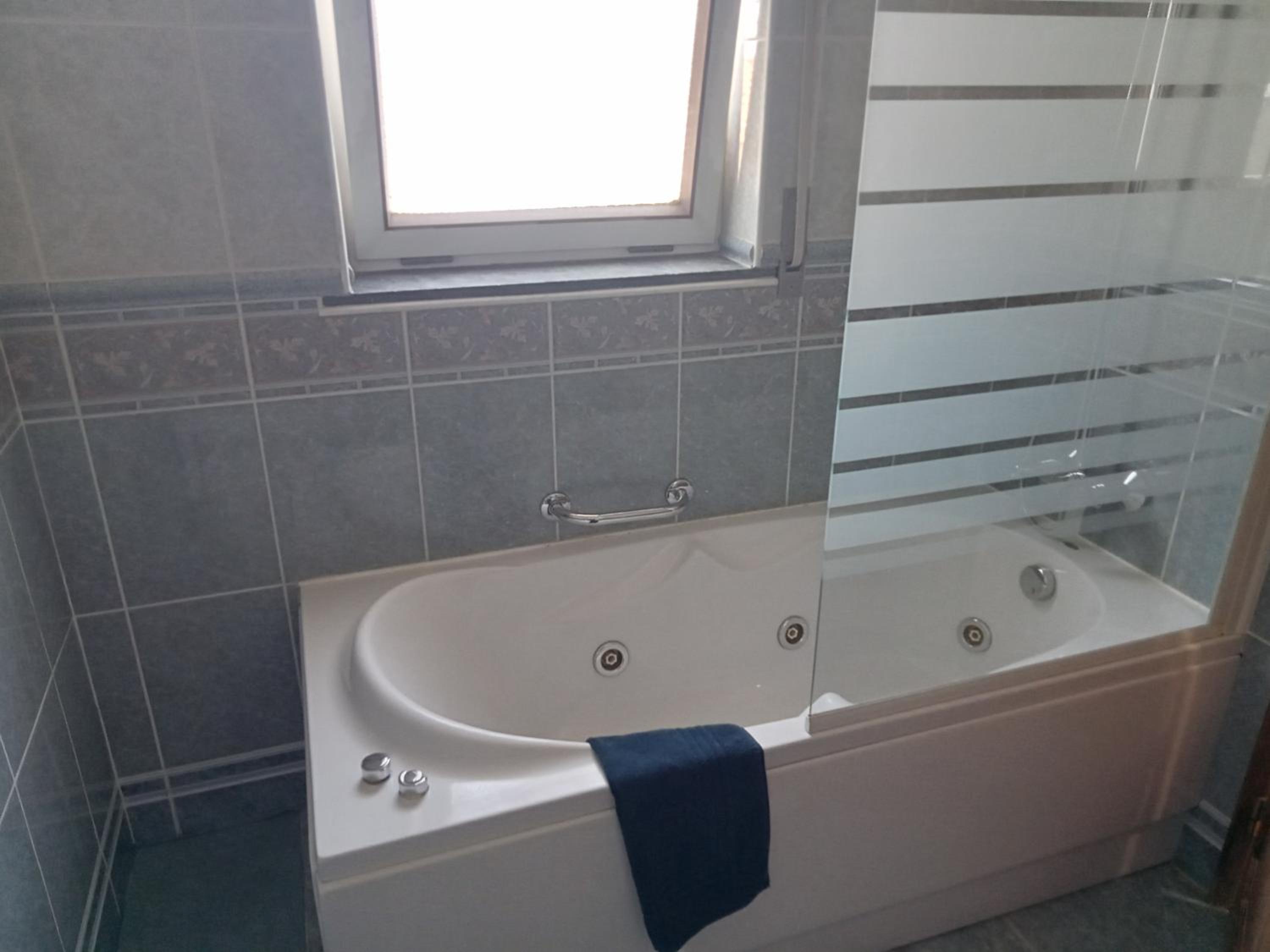 Double or Twin Room - Photo 10