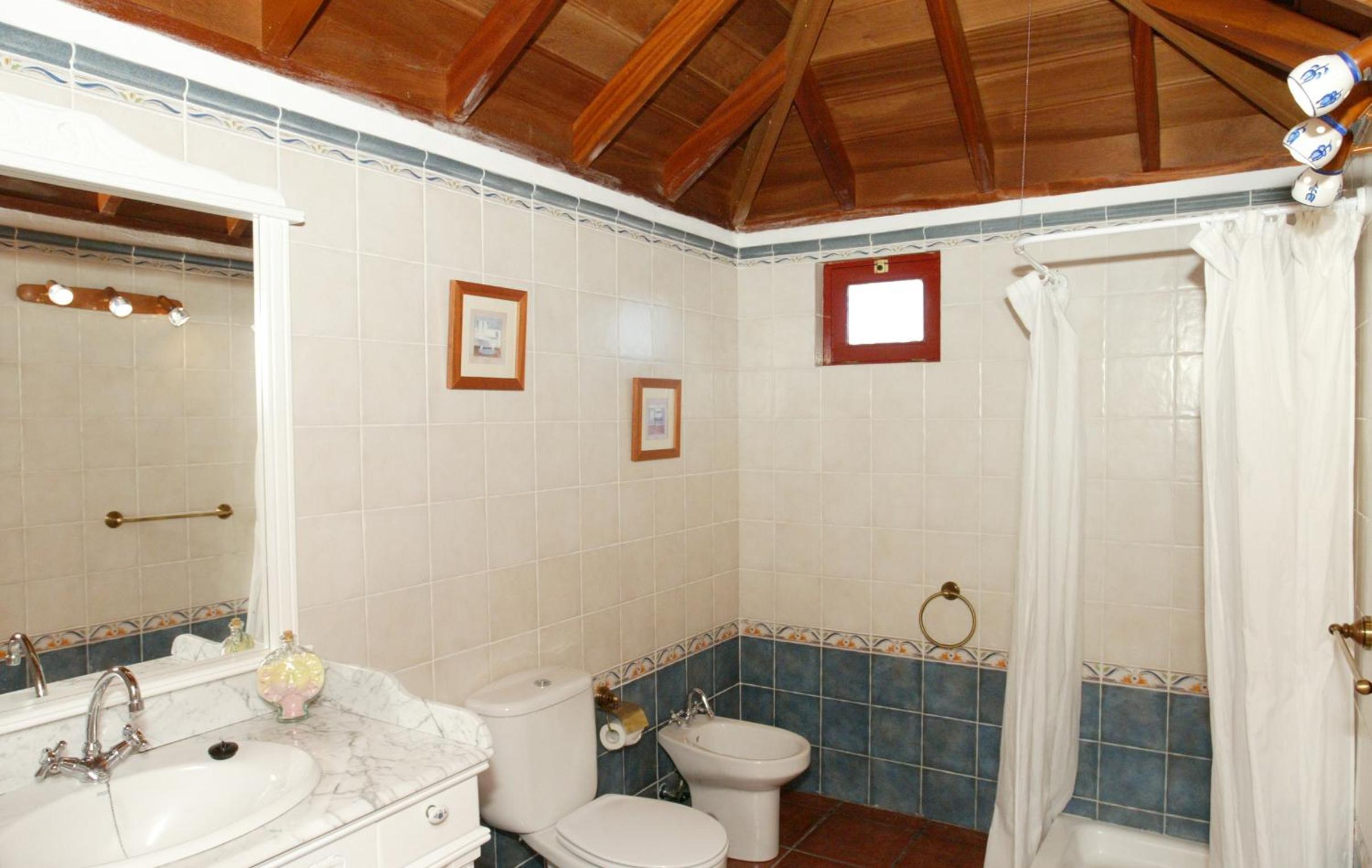 Two-Bedroom House photo 2