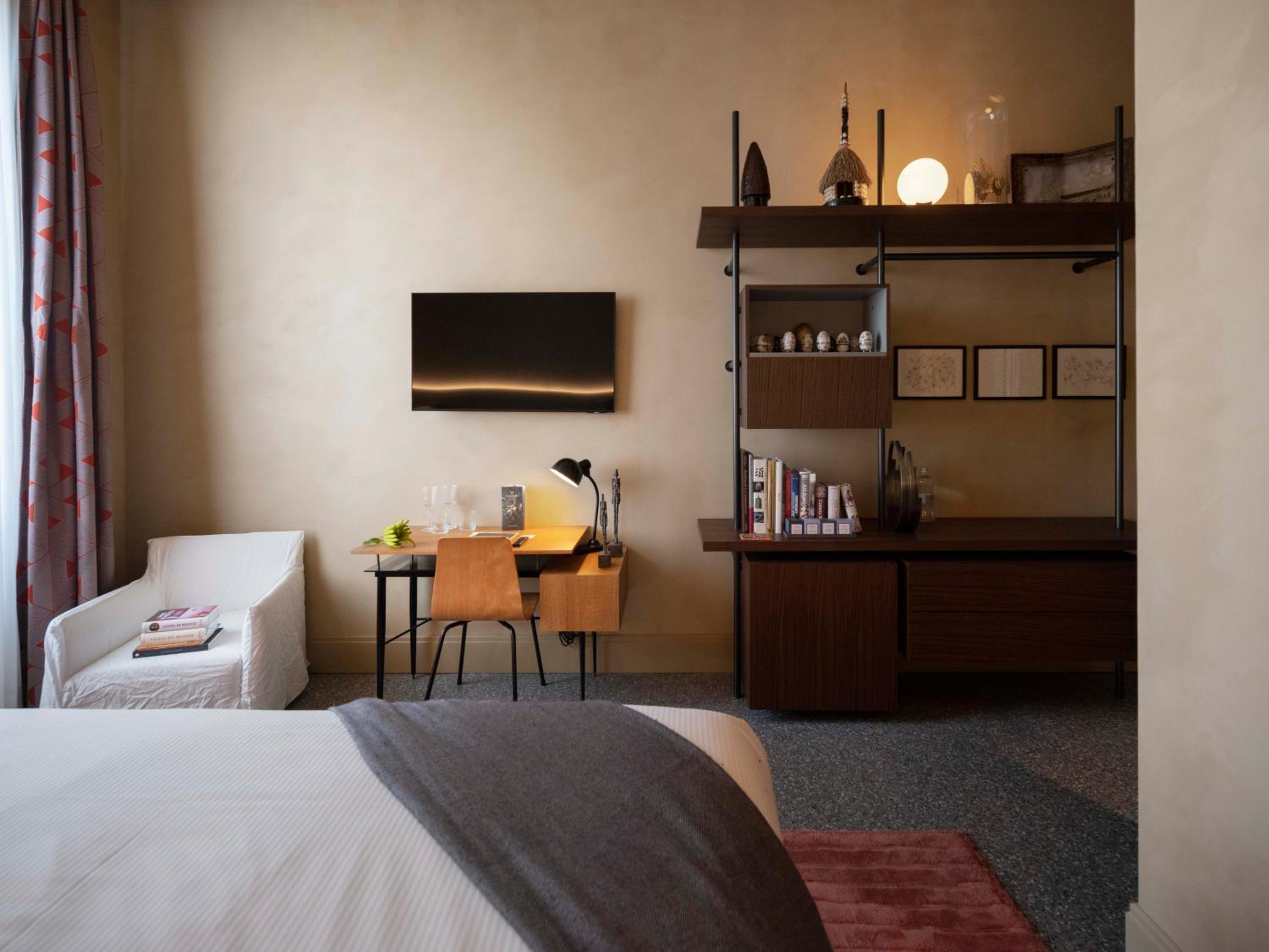 Standard Double Room - Photo 9