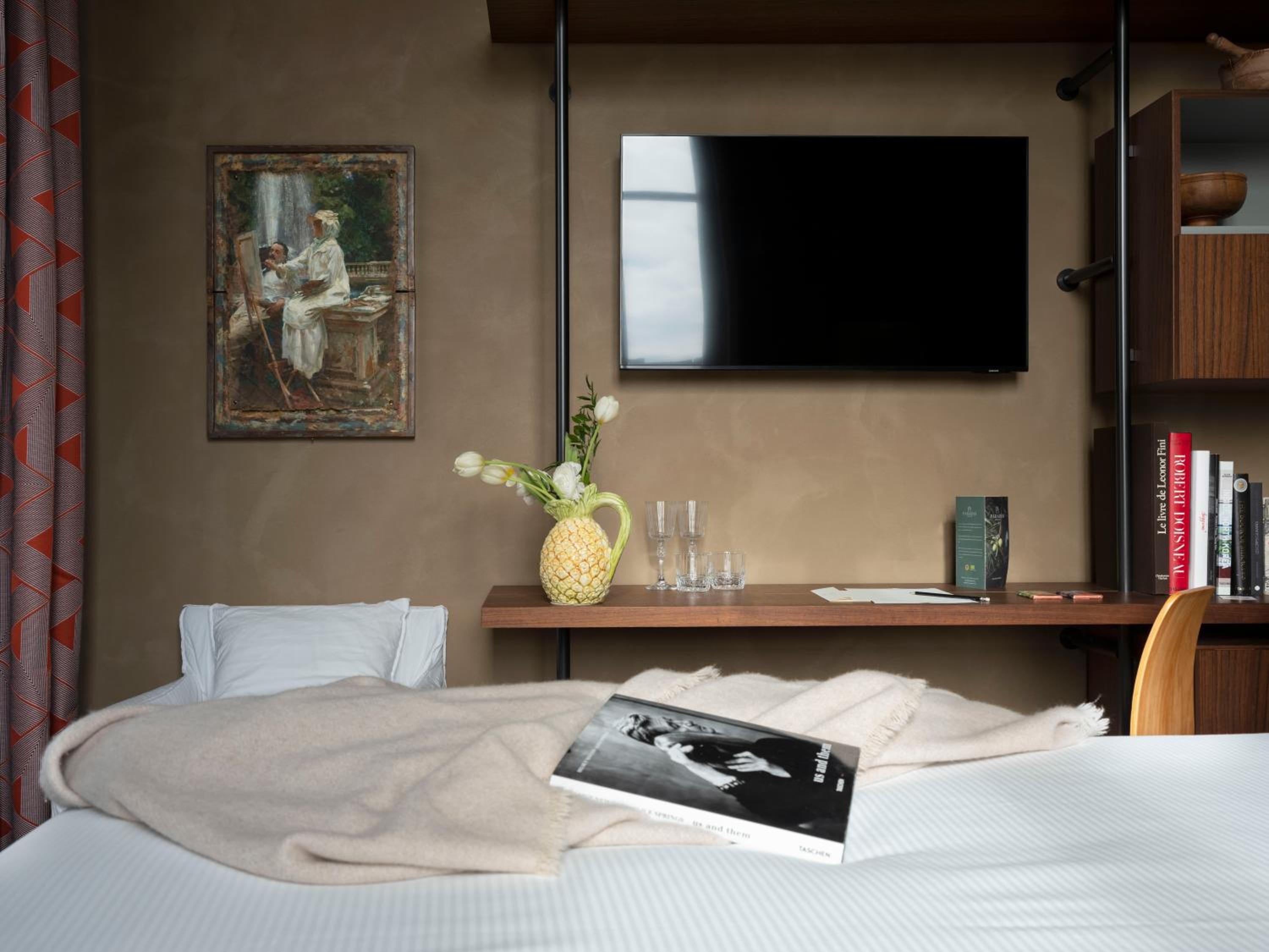 Standard Double Room - Photo 12