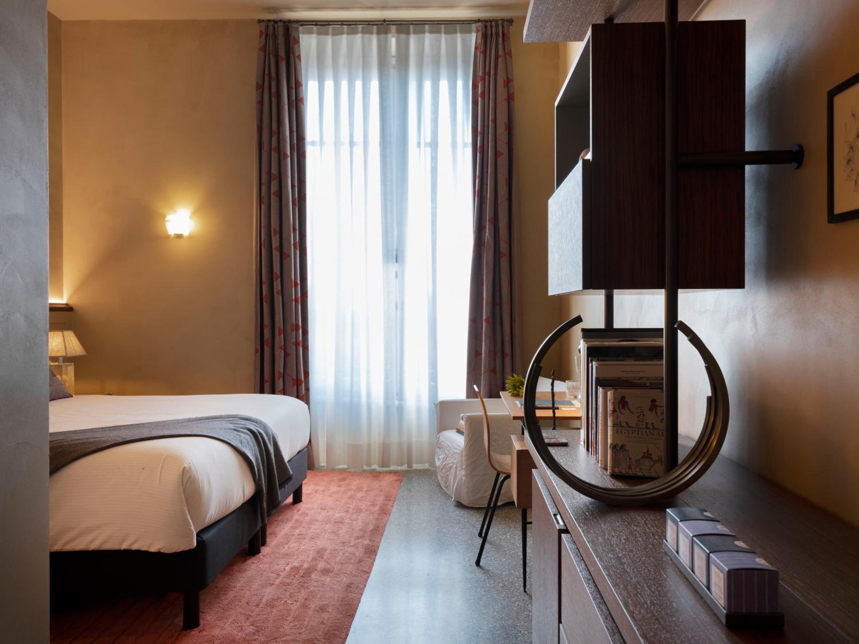 Standard Double Room - Photo 14