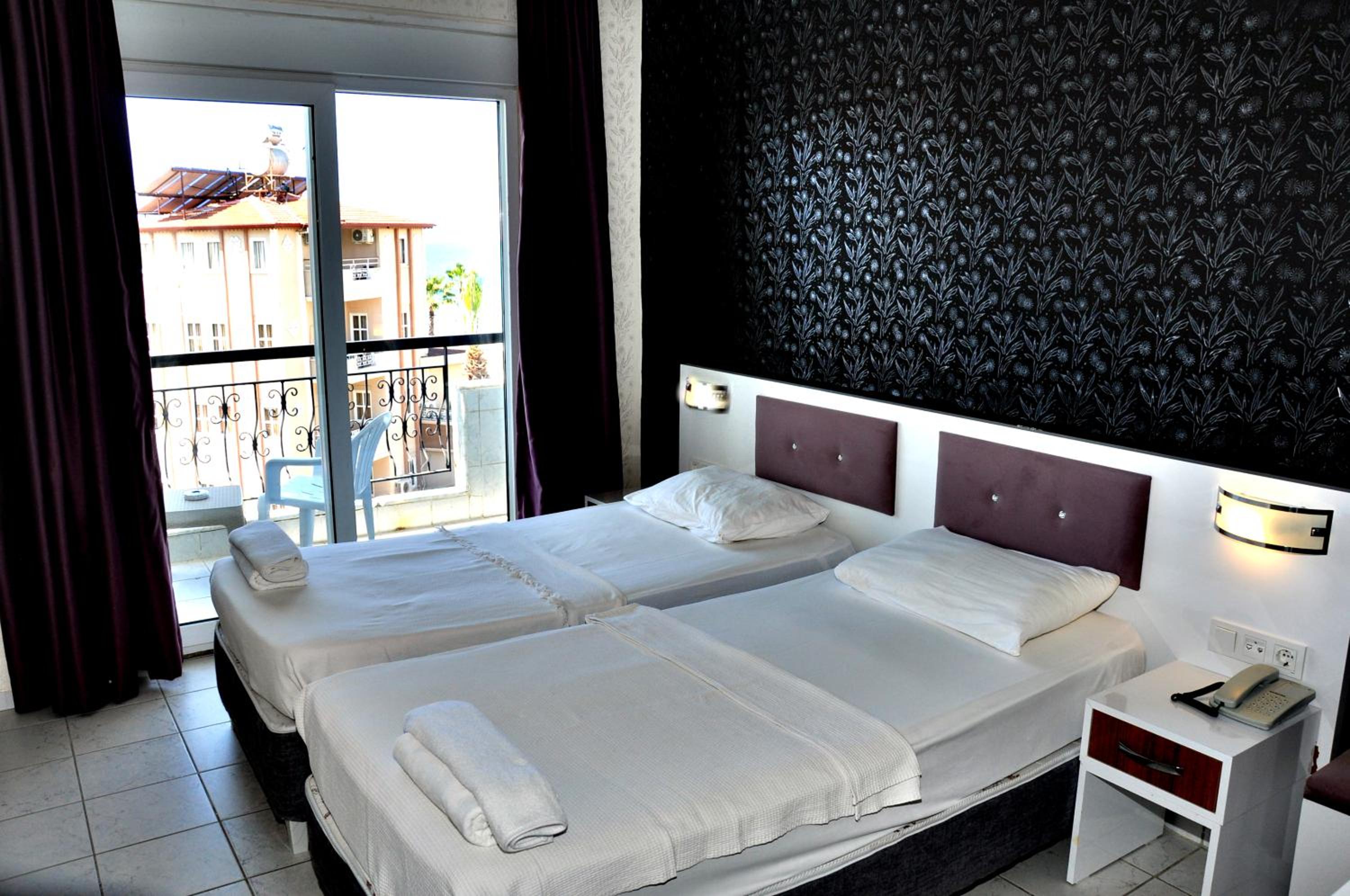 Double or Twin Room with Sea View photo 1