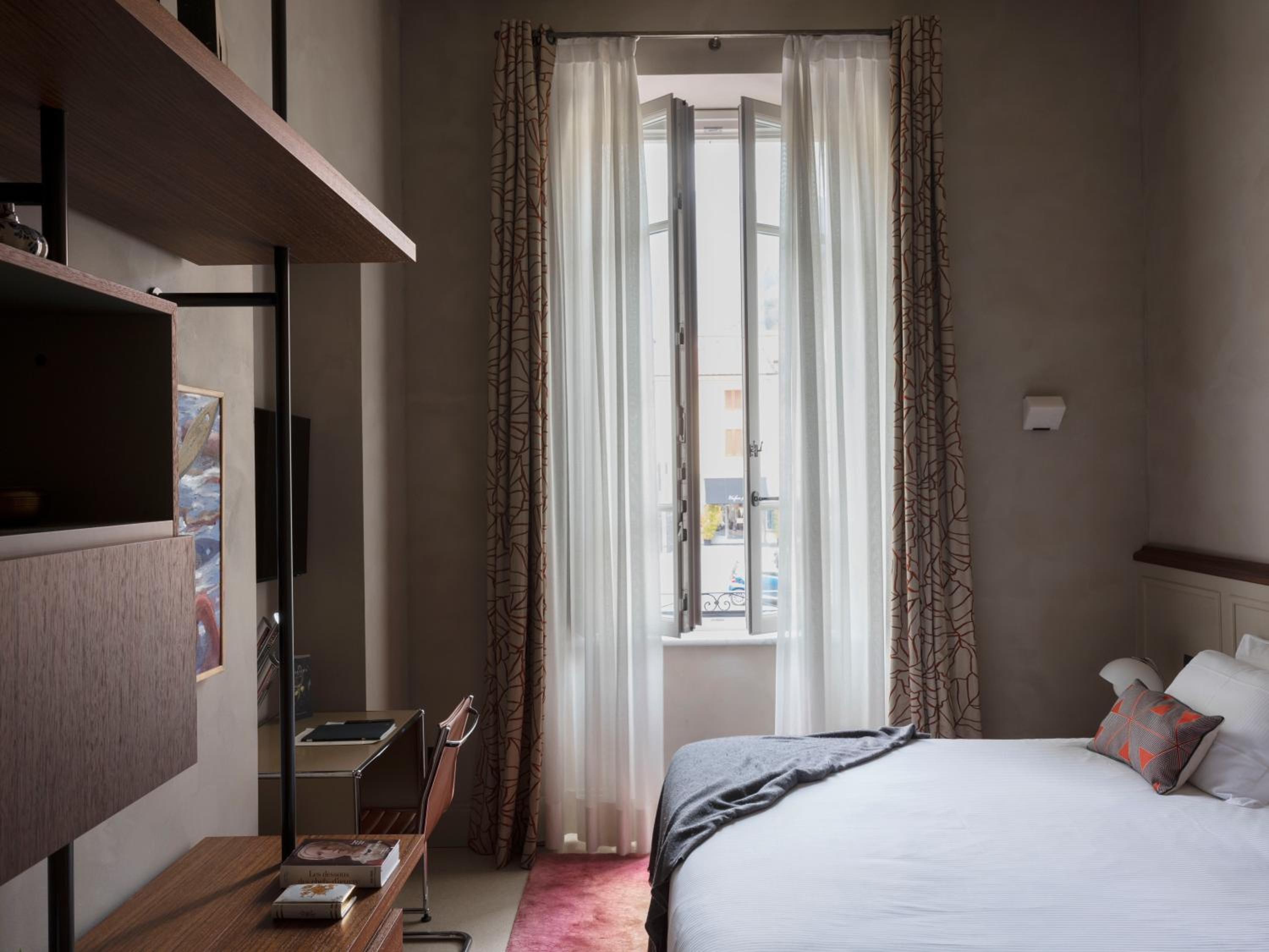Standard Double Room - Photo 21