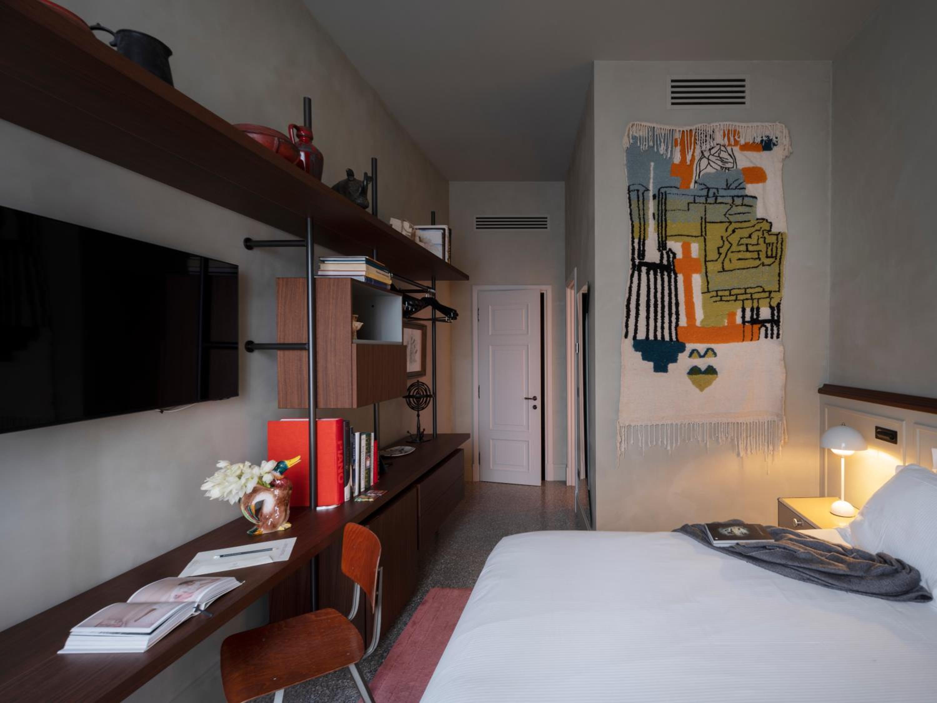 Standard Double Room - Photo 22