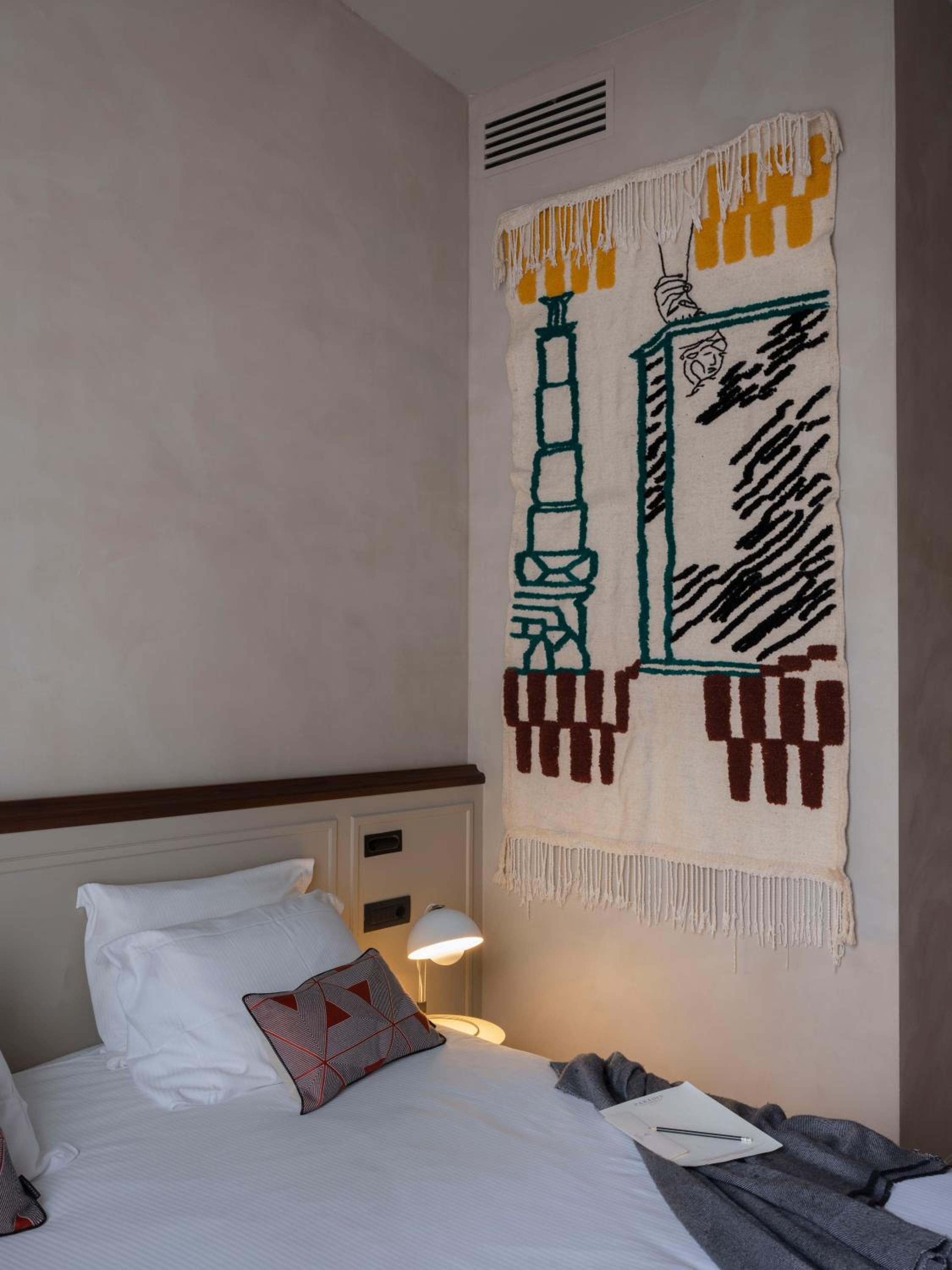 Standard Double Room - Photo 23