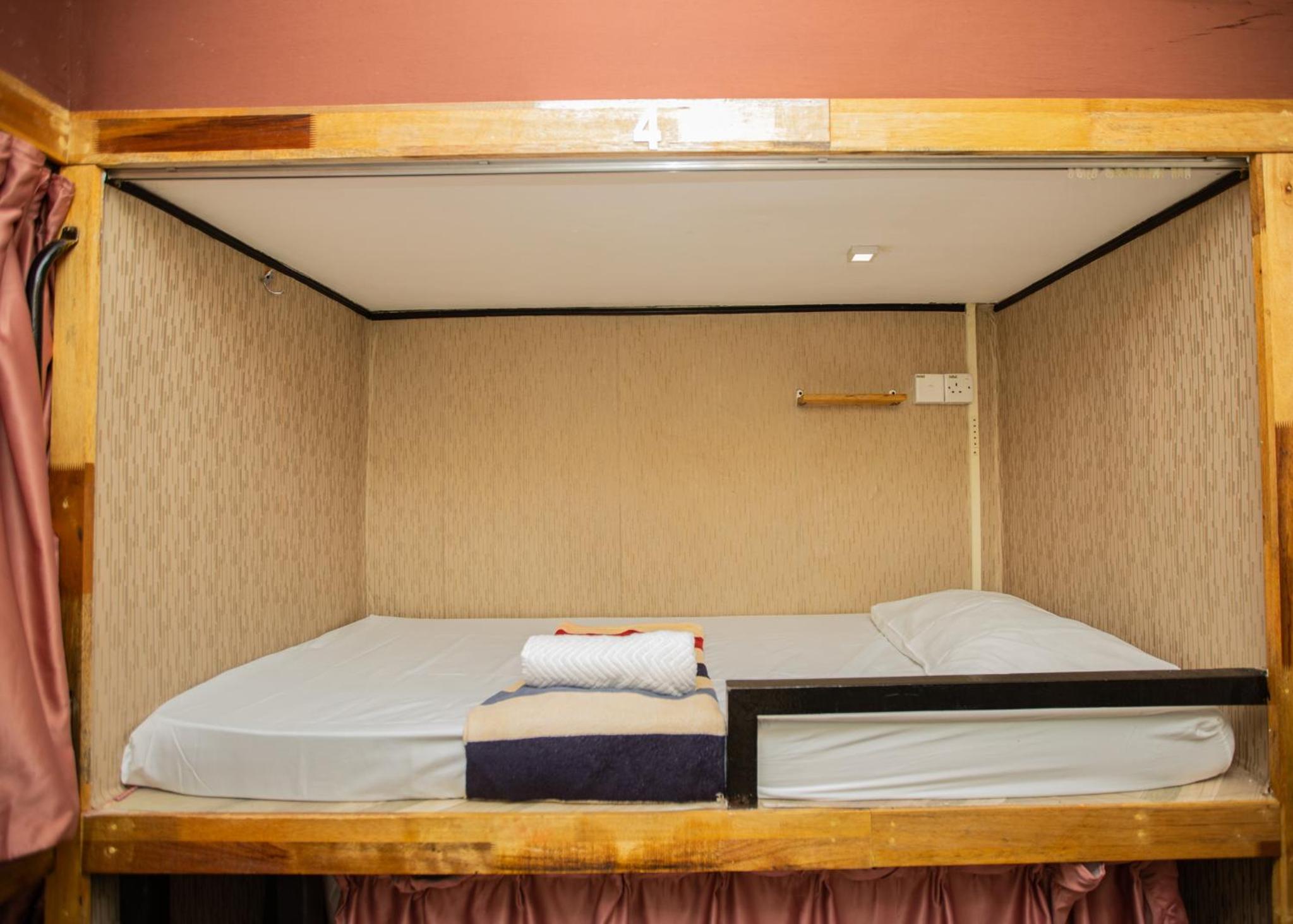 Bed in 8-Bed Mixed Dormitory Room photo 2