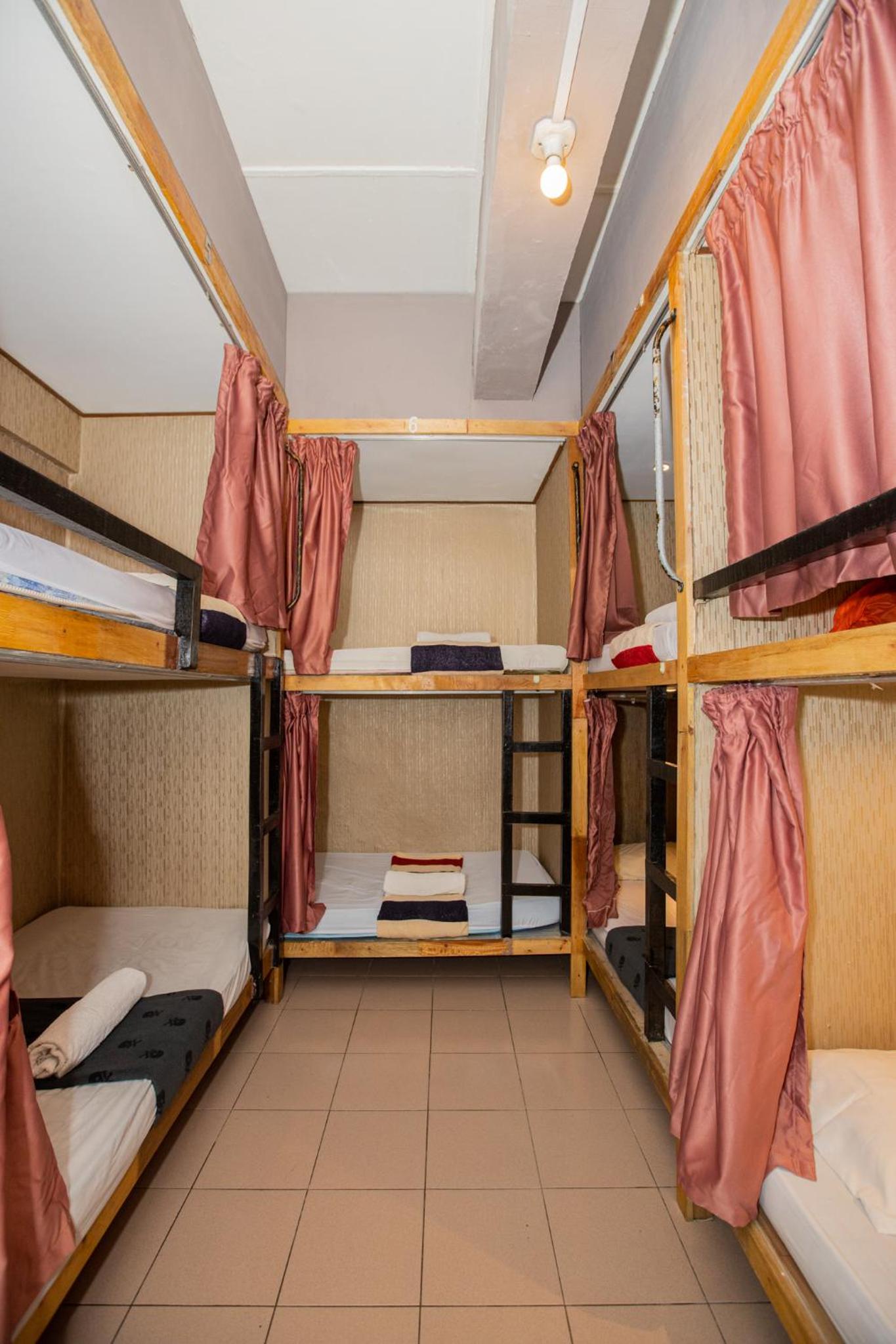 Bed in 8-Bed Mixed Dormitory Room photo 3