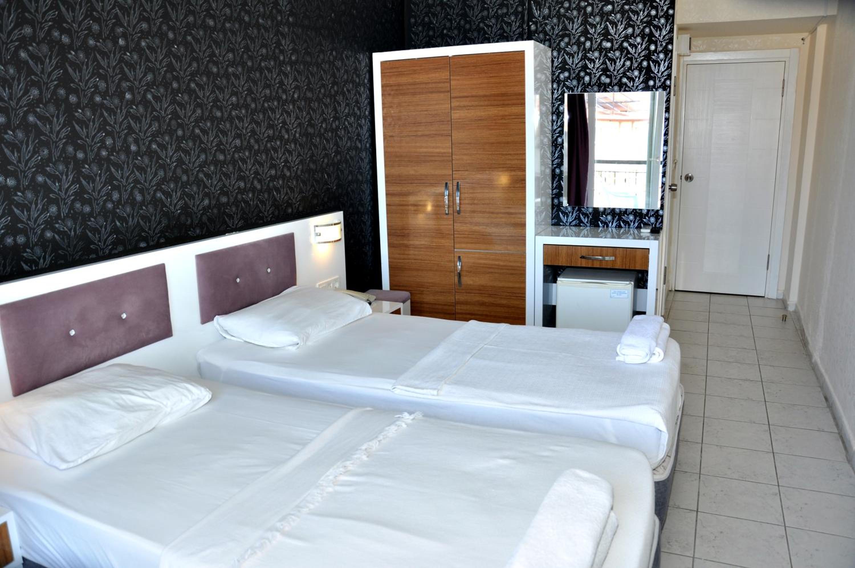 Standard Double Room photo 3