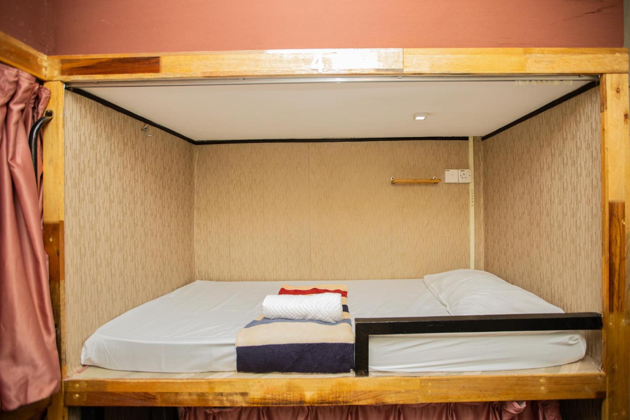 Bed in 8-Bed Dormitory Room photo 3