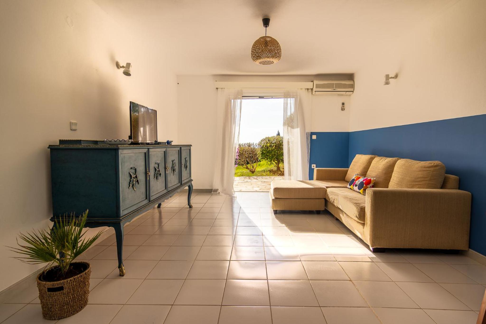 Deluxe Triple Room With Sea View photo 2