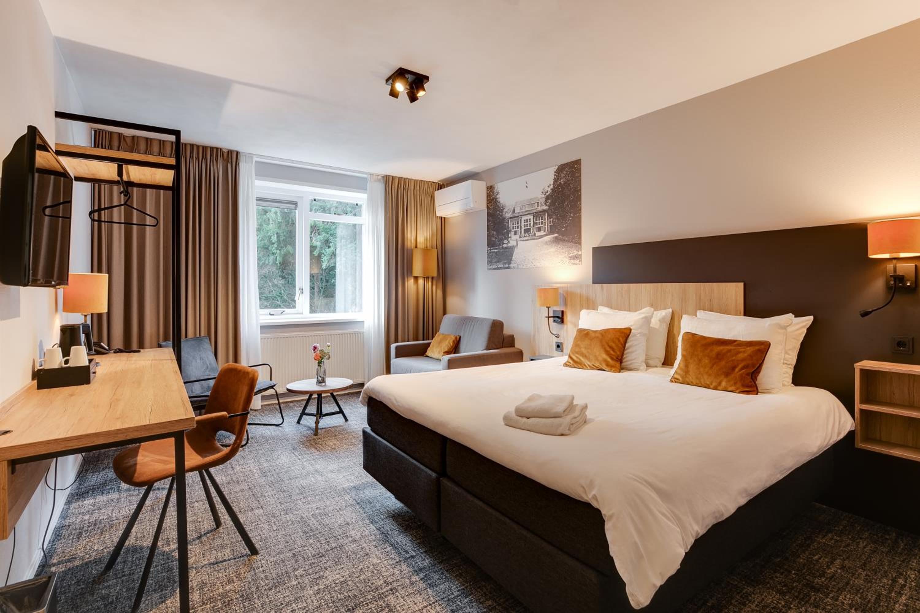 Double Room with Kingsize Bed - Photo 1