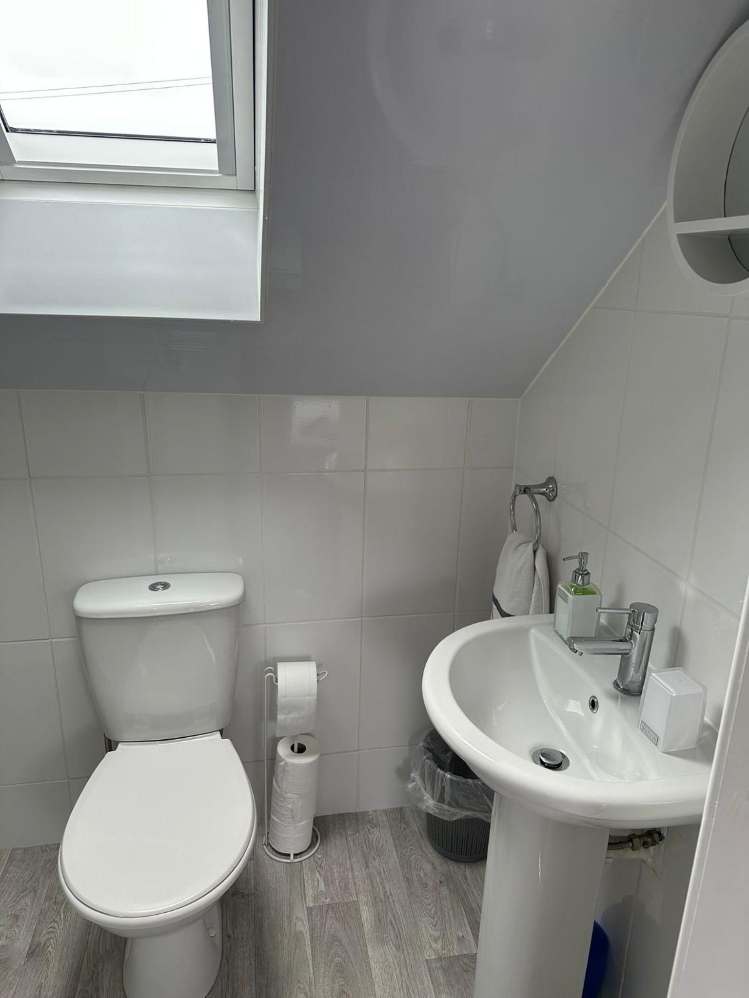 Double Room - Photo 7