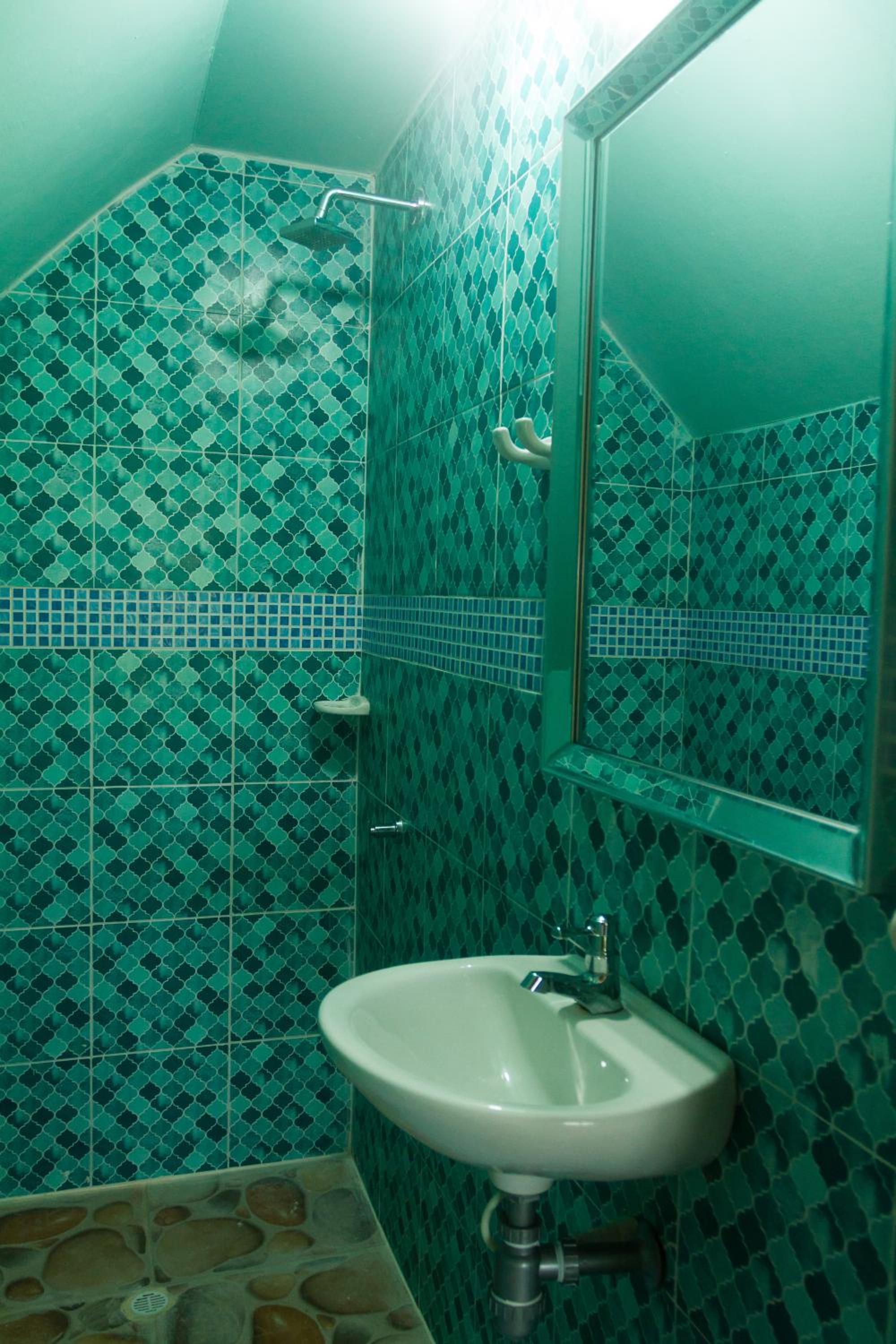 Family Room with Private Bathroom photo 2