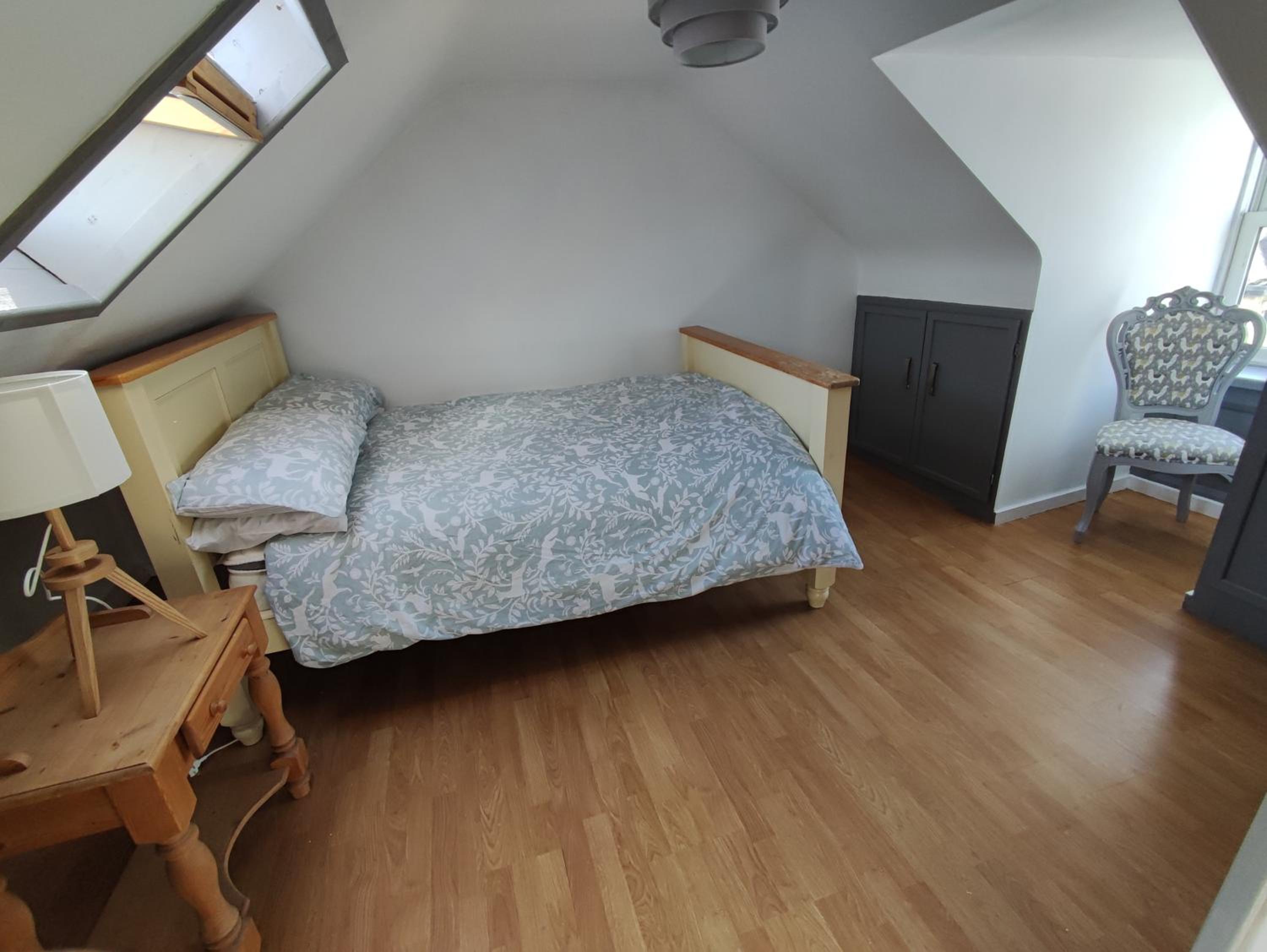 Five-Bedroom House photo 1