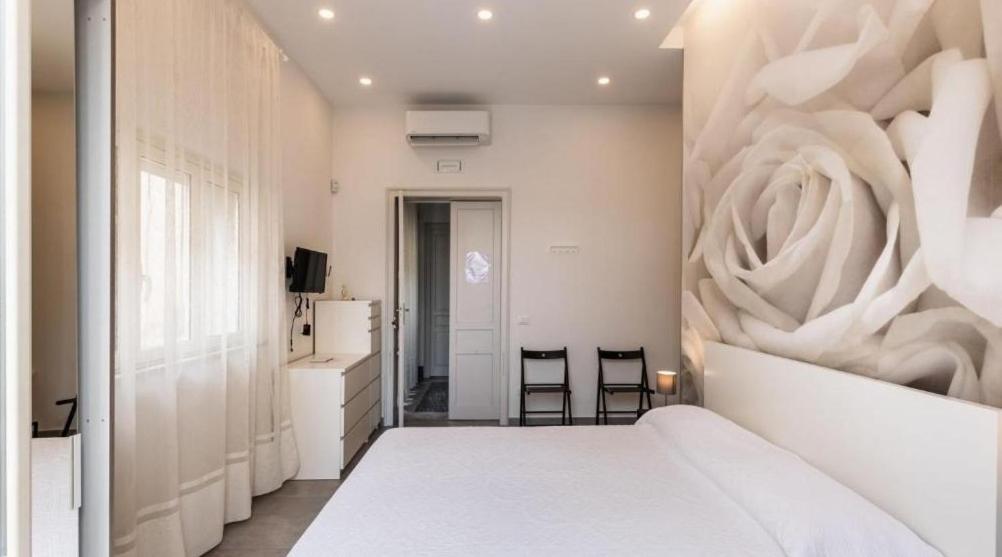 King Room with Balcony photo 1